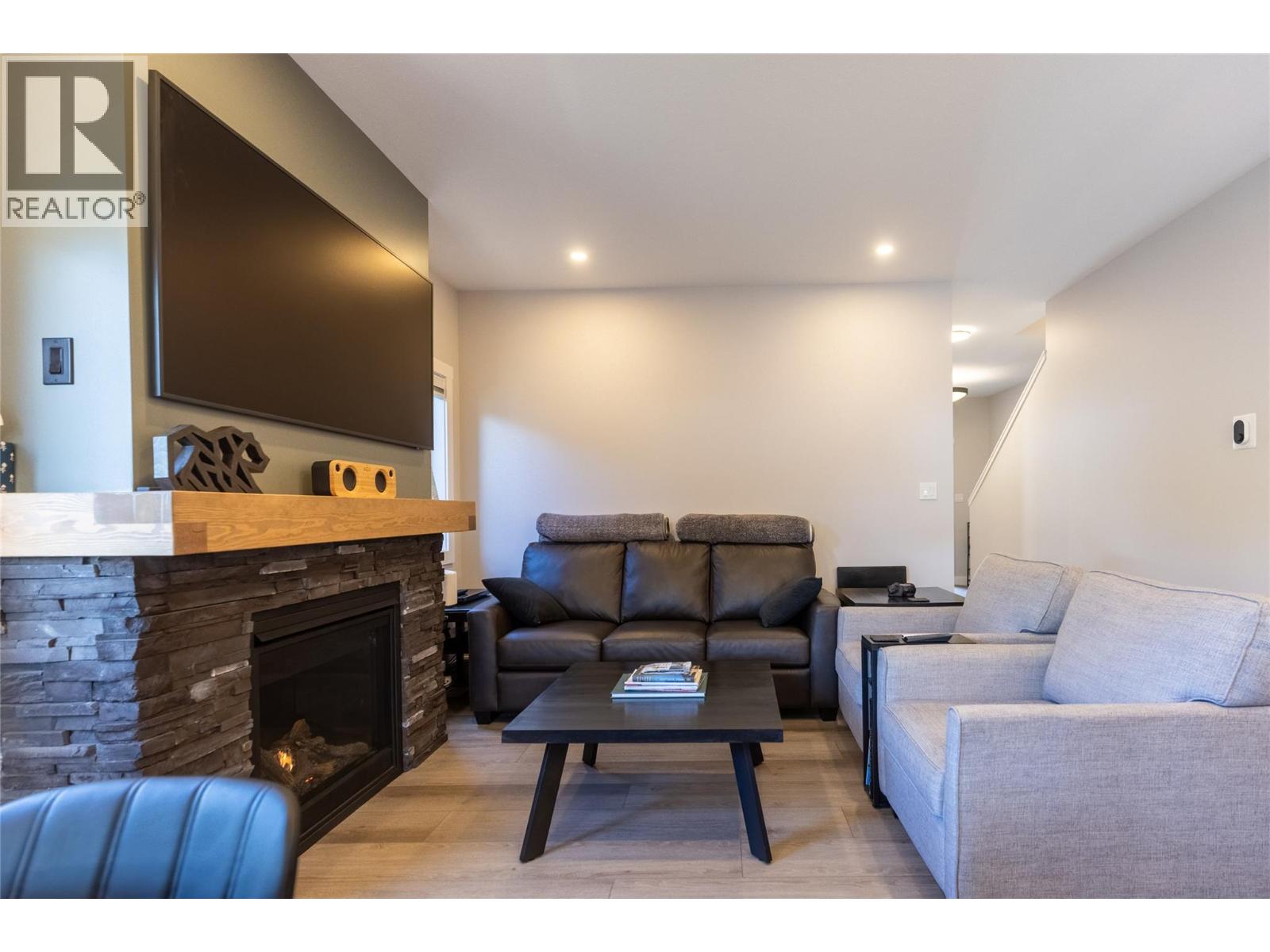 1282 4TH Avenue - 22