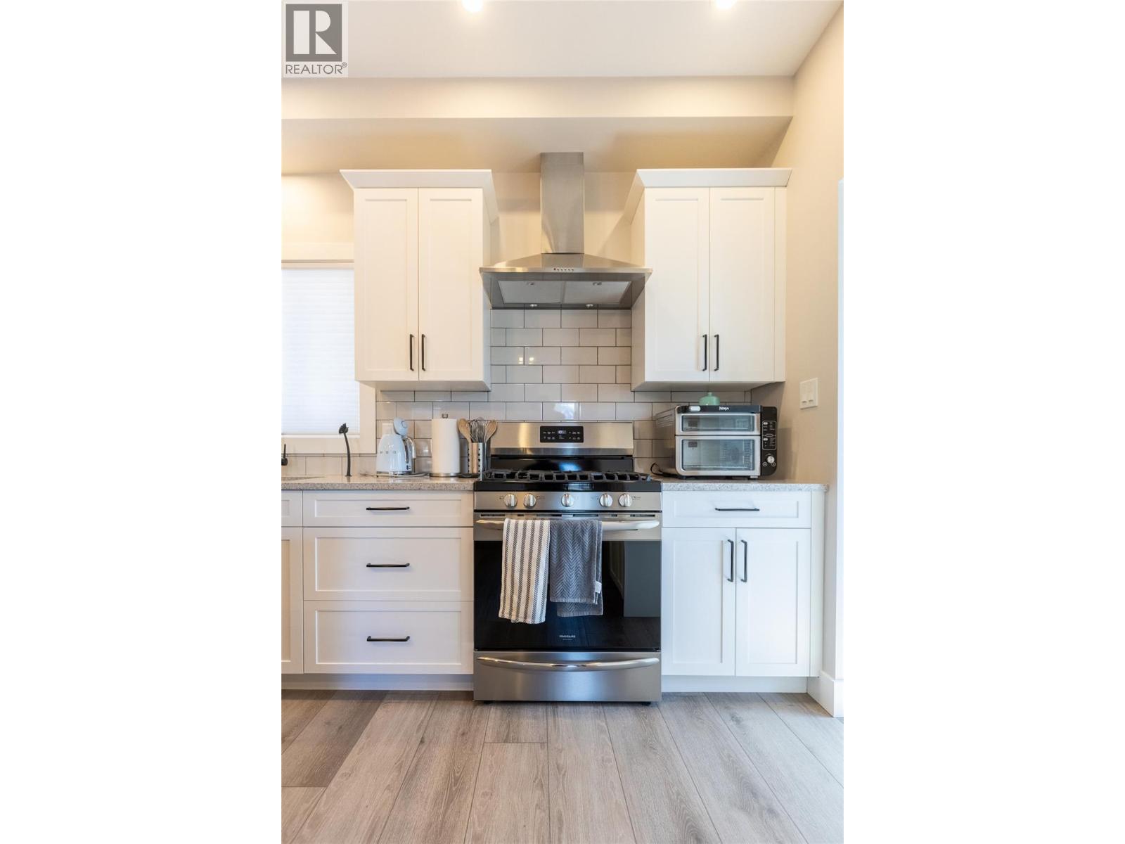 1282 4TH Avenue - 16