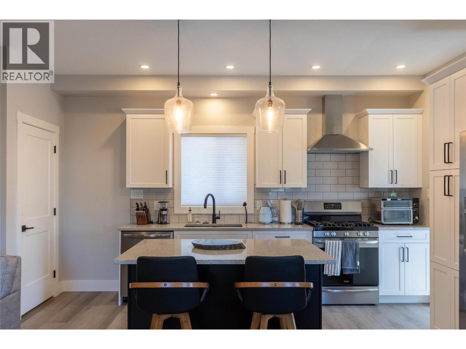 1282 4TH Avenue - 15