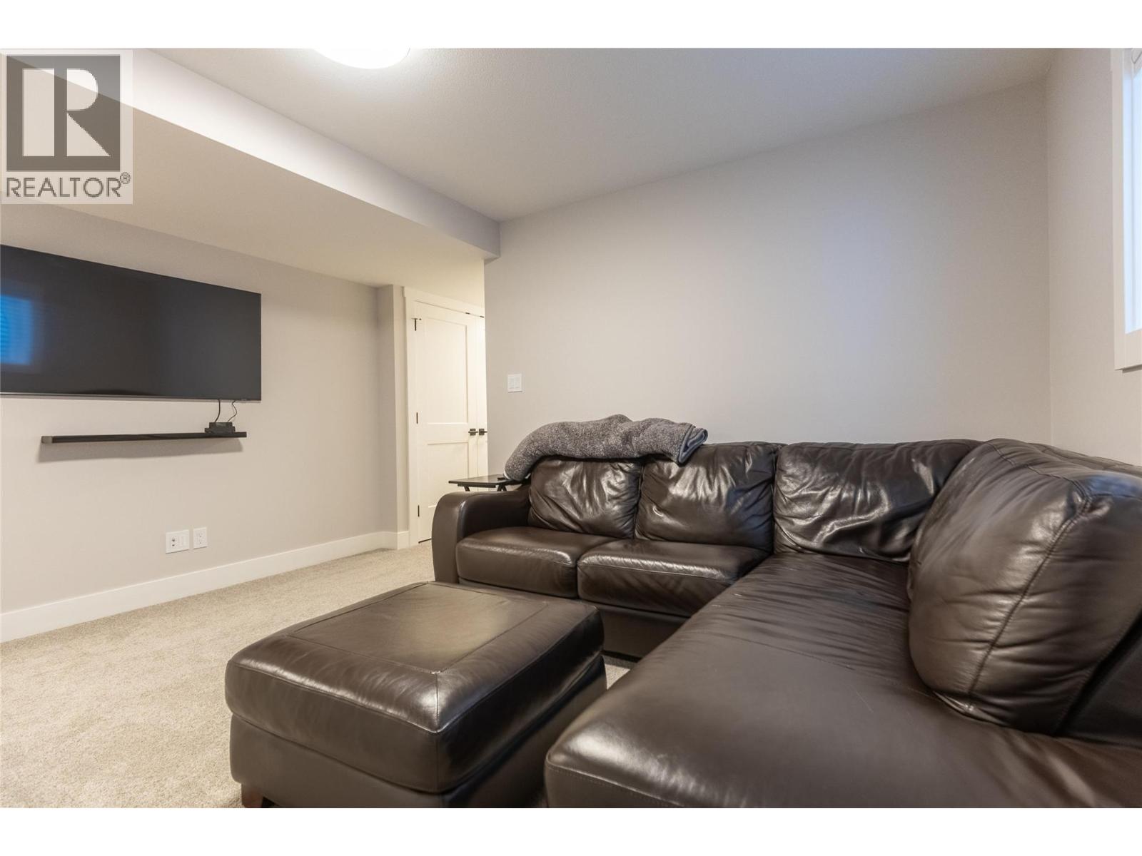 1282 4TH Avenue - 55