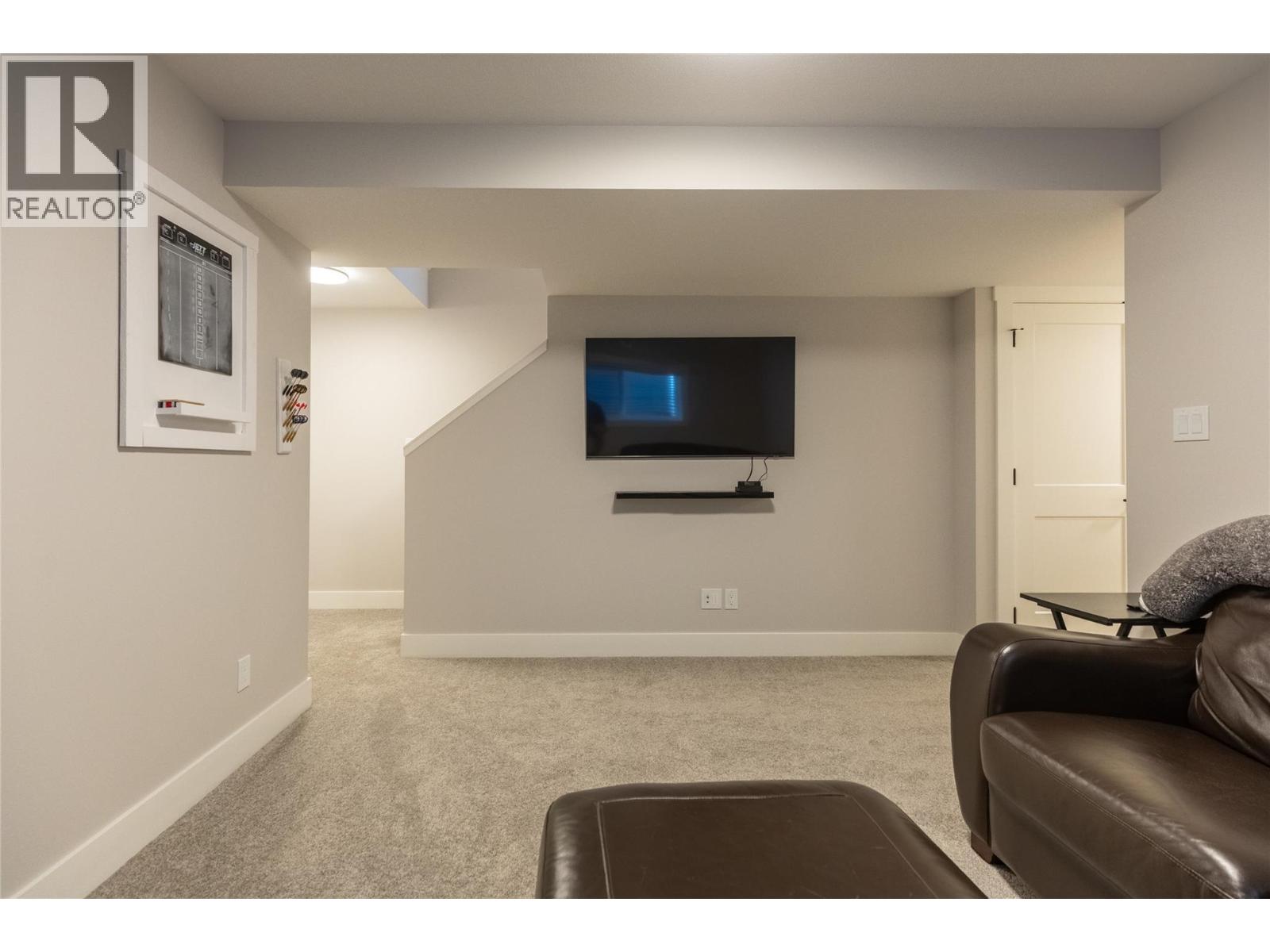 1282 4TH Avenue - 52