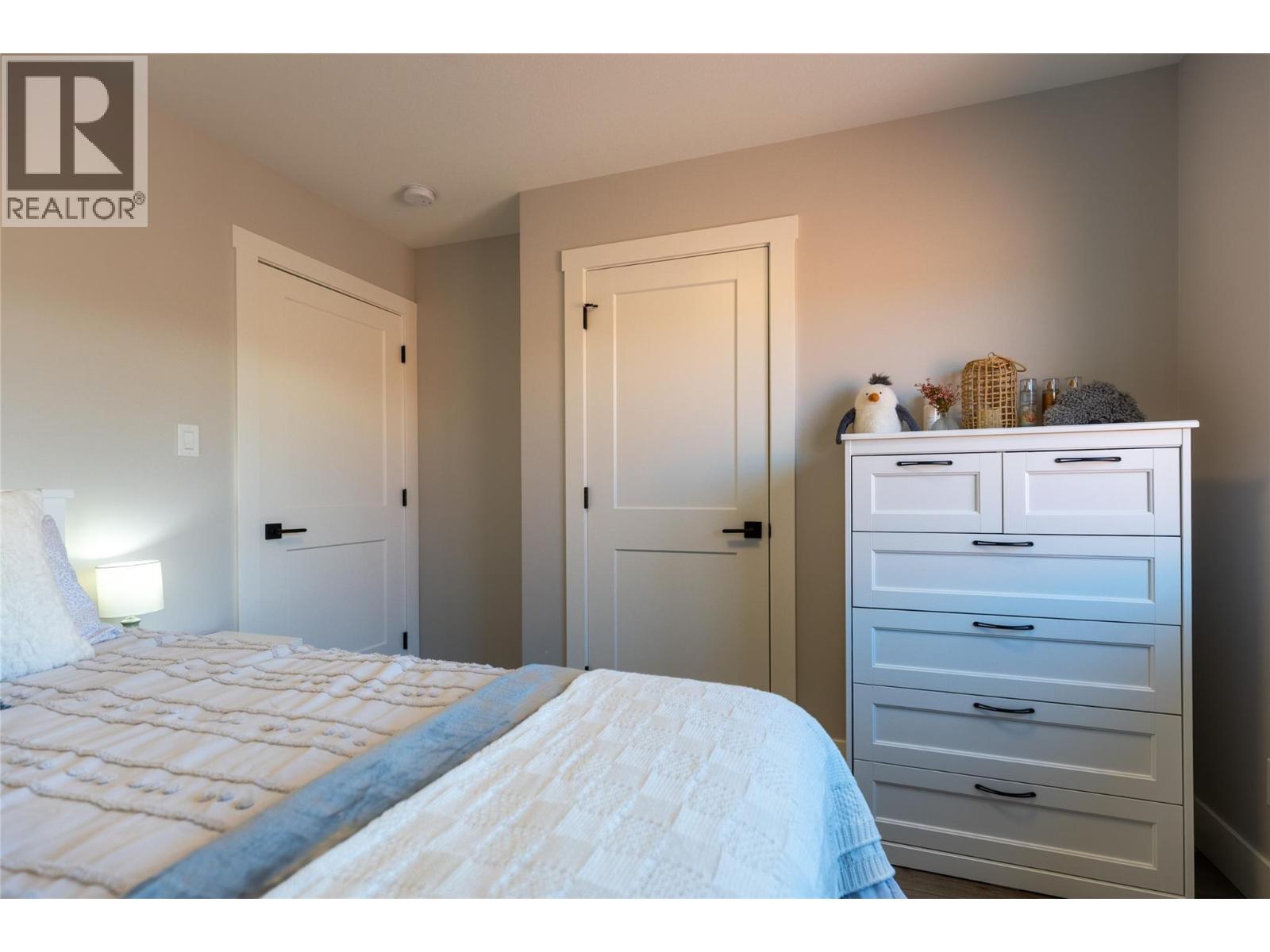 1282 4TH Avenue - 49