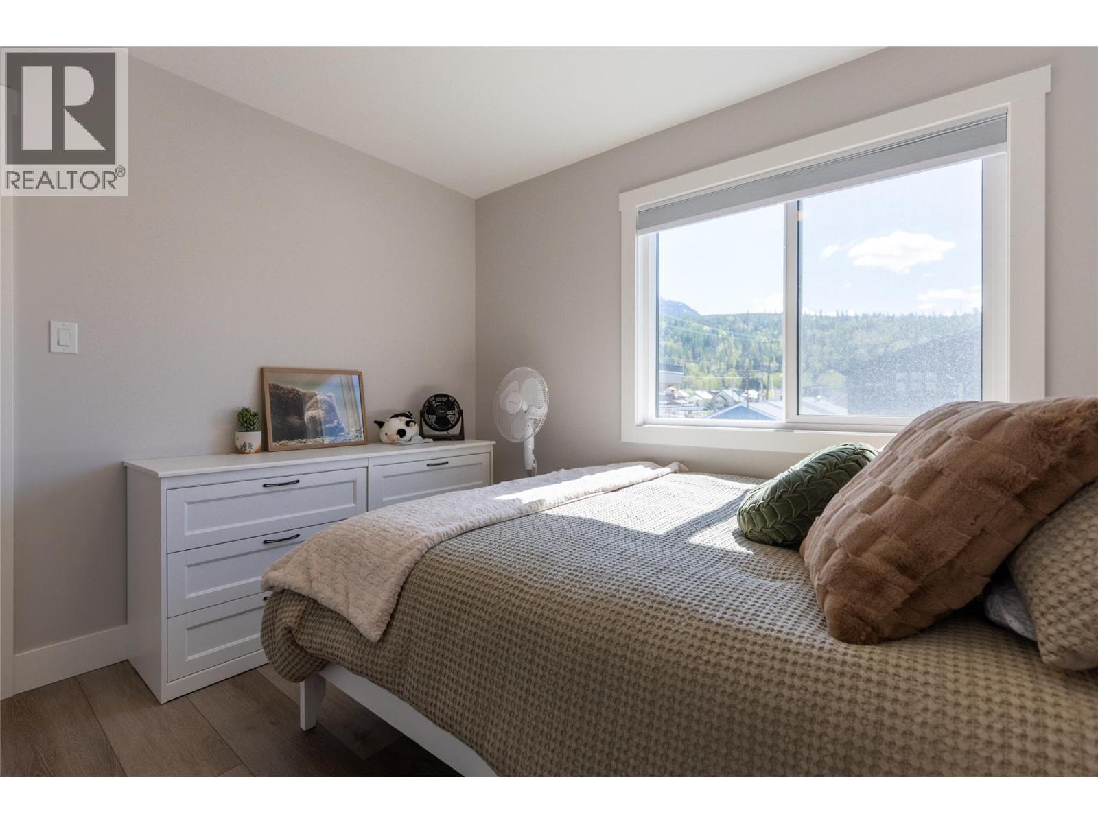 1282 4TH Avenue - 41