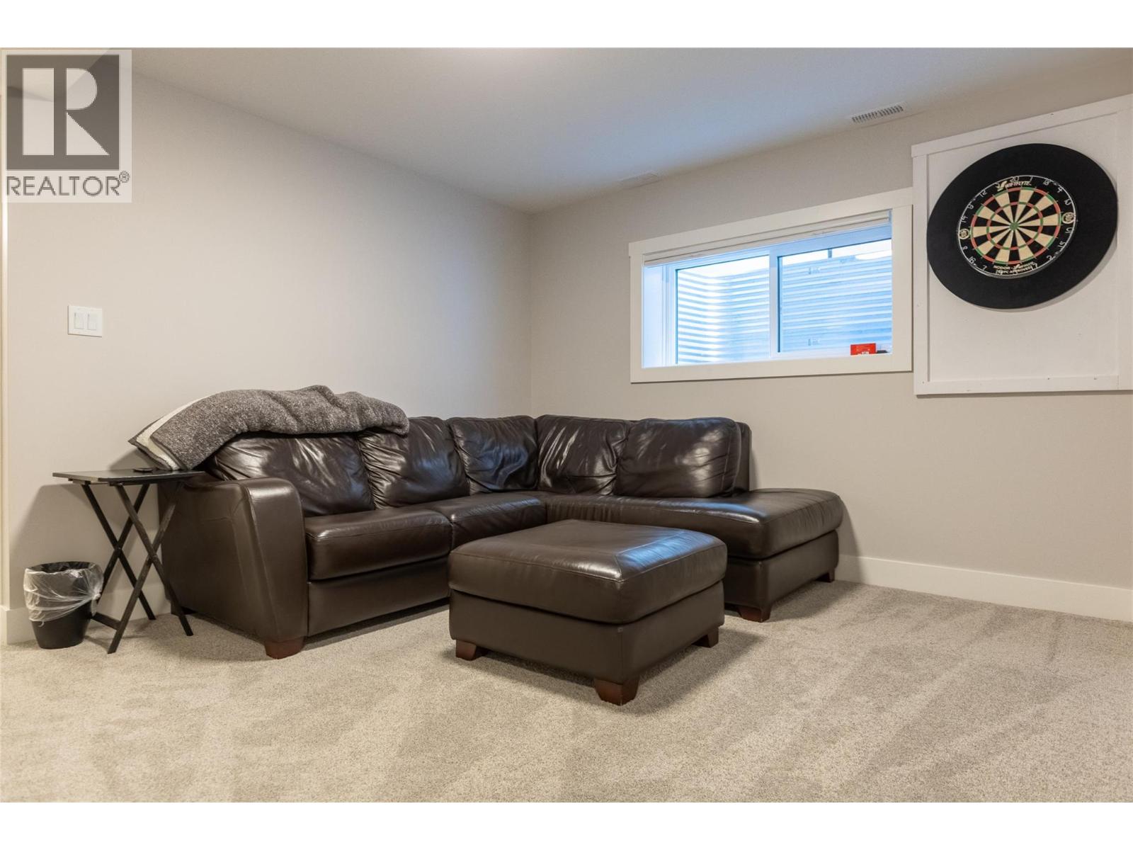 1282 4TH Avenue - 53