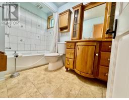 10 Sewell Lake Road, Timmins, ON P4N7K2 Photo 31