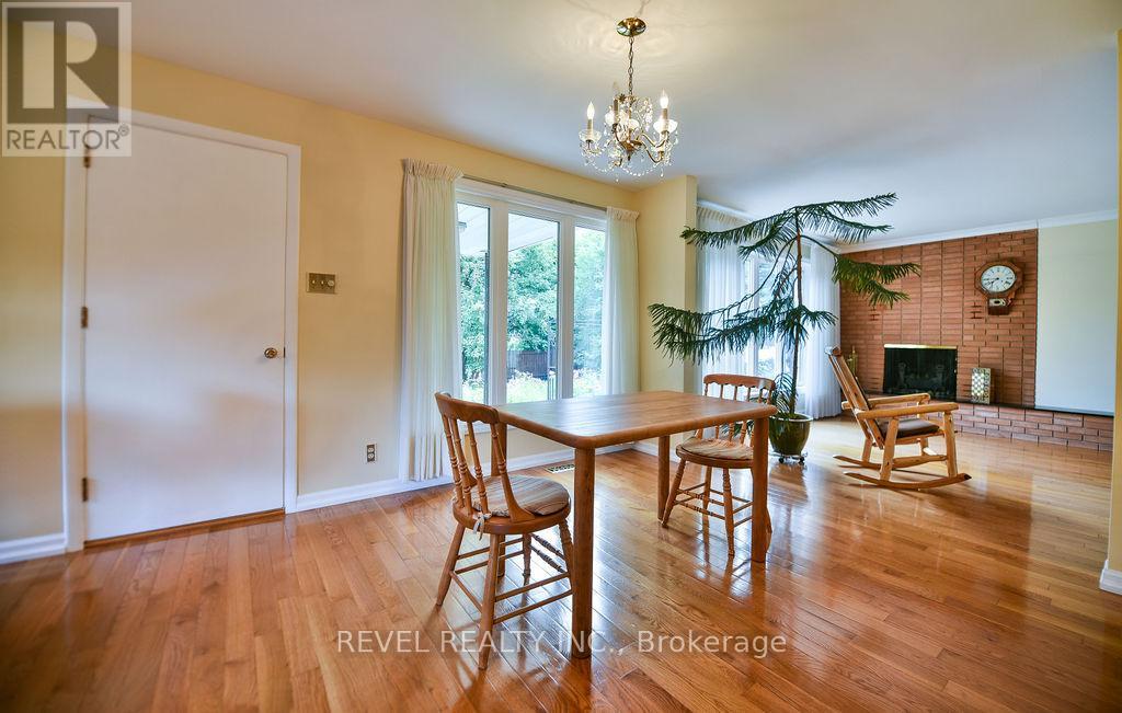 624 CEDAR STREET N - 11
