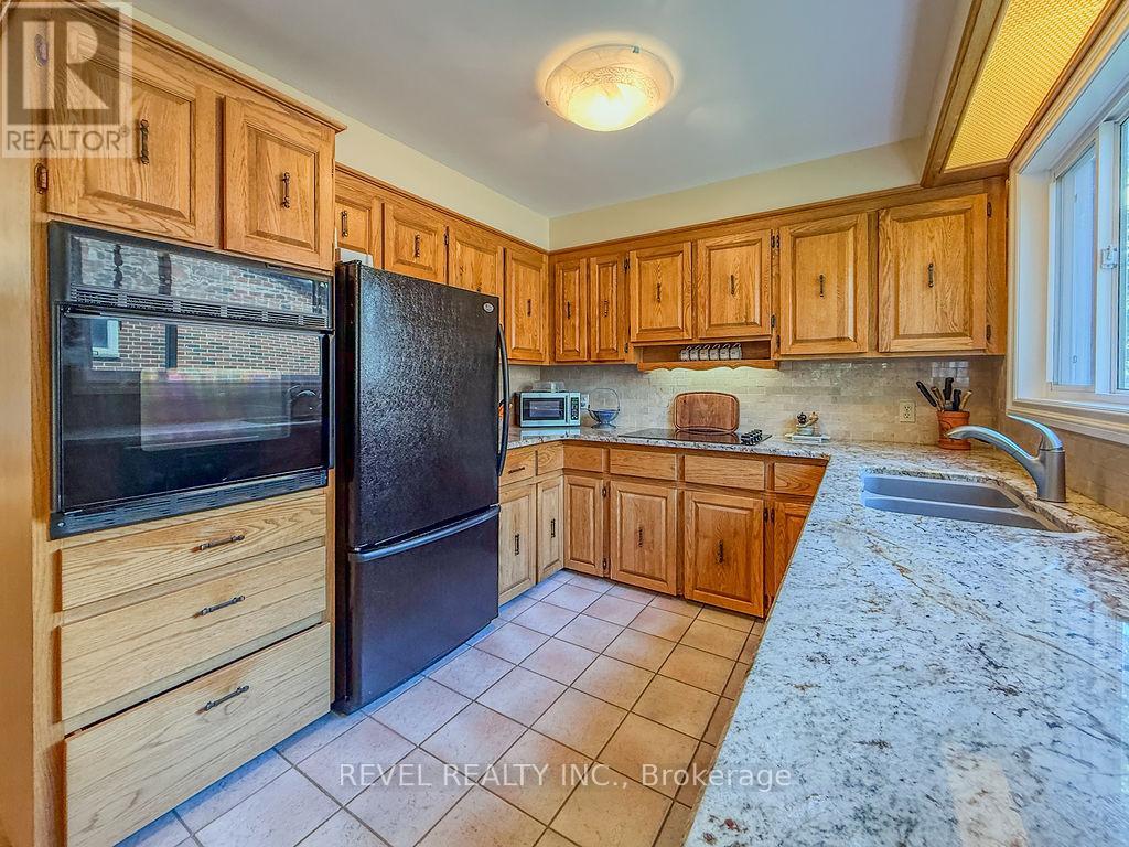 624 CEDAR STREET N - 15