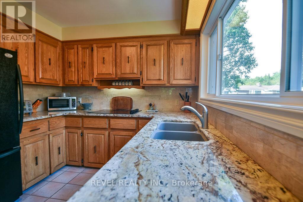 624 CEDAR STREET N - 16