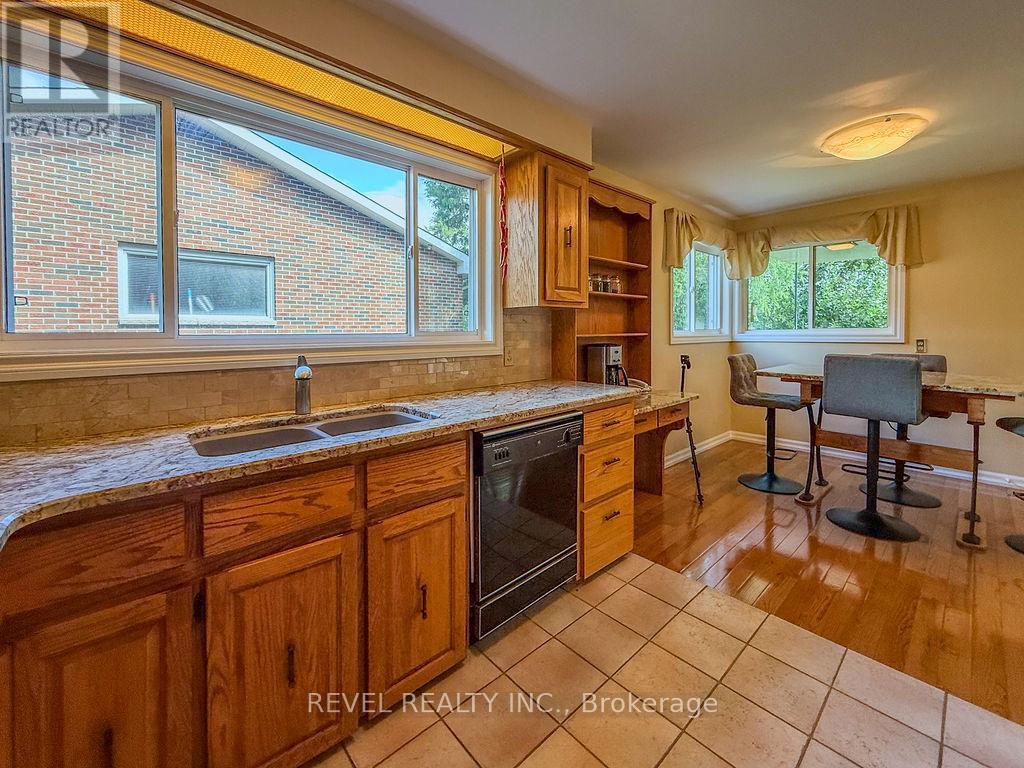 624 CEDAR STREET N - 18