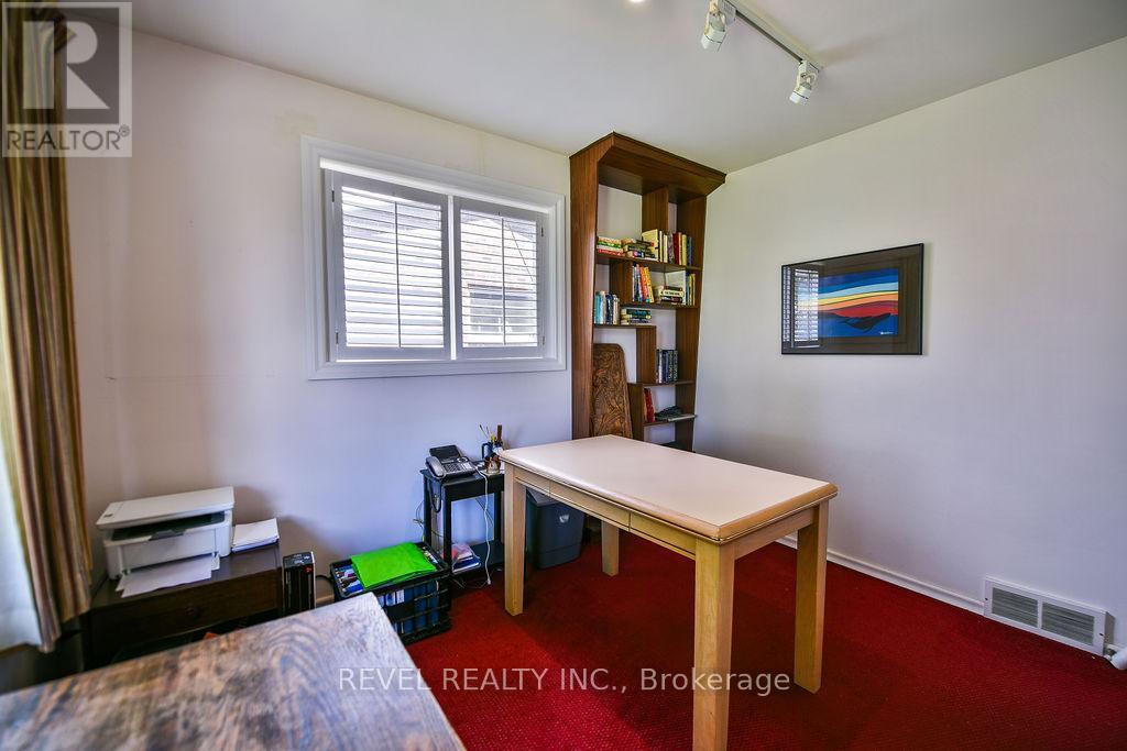 624 CEDAR STREET N - 21
