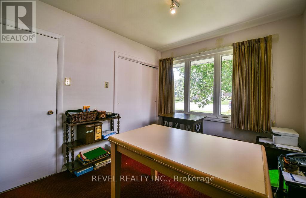 624 CEDAR STREET N - 22