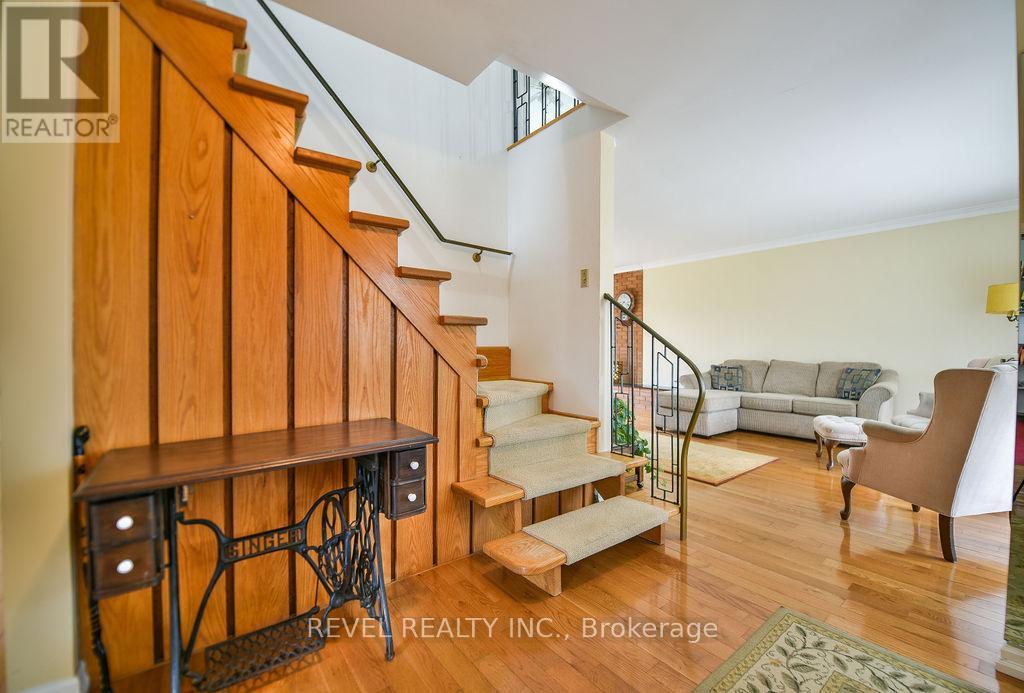 624 CEDAR STREET N - 23