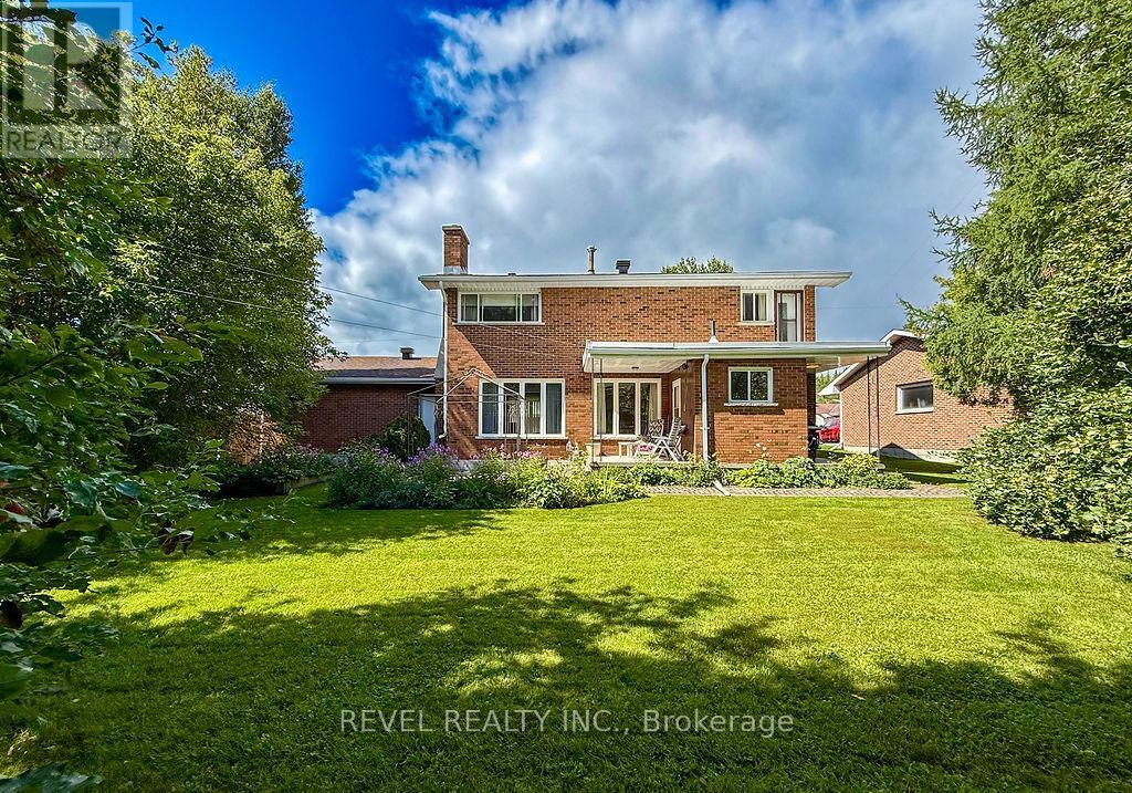 624 CEDAR STREET N - 5