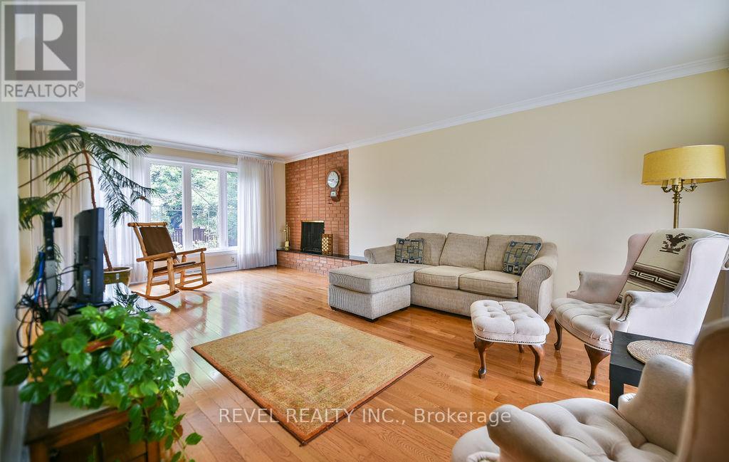 624 CEDAR STREET N - 8