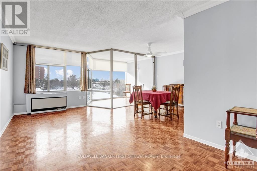 Open Bright Living/Dining
