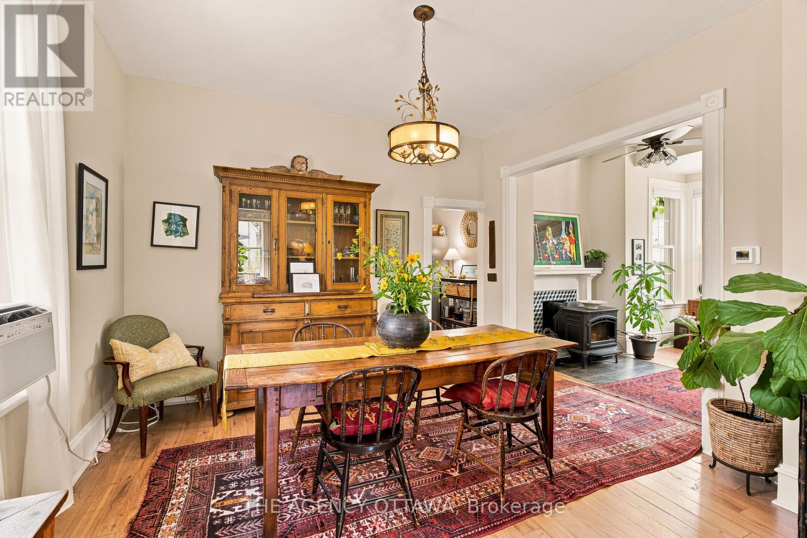#A & B 33 NAPOLEON STREET - 11