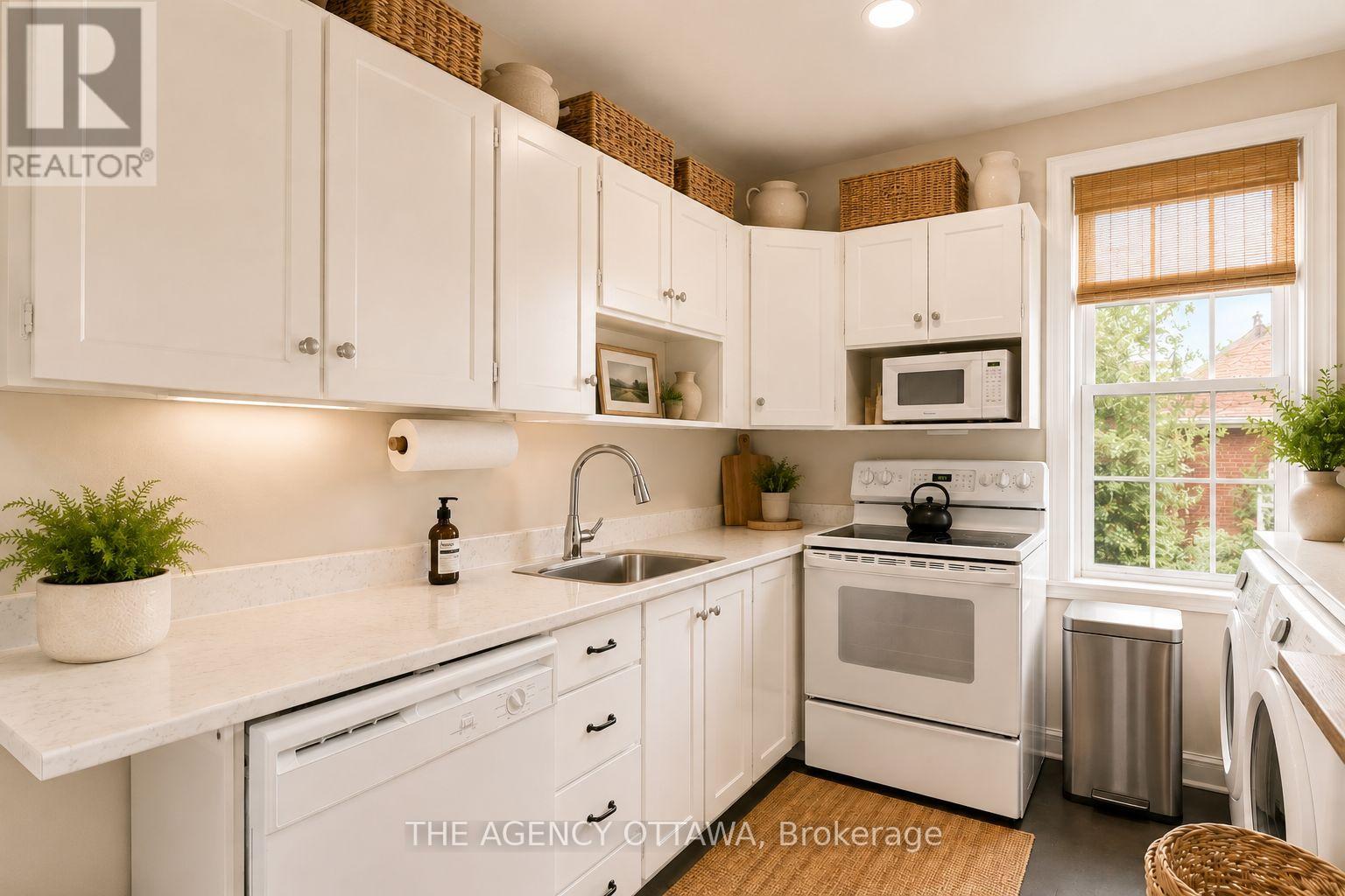 #A & B 33 NAPOLEON STREET - 16