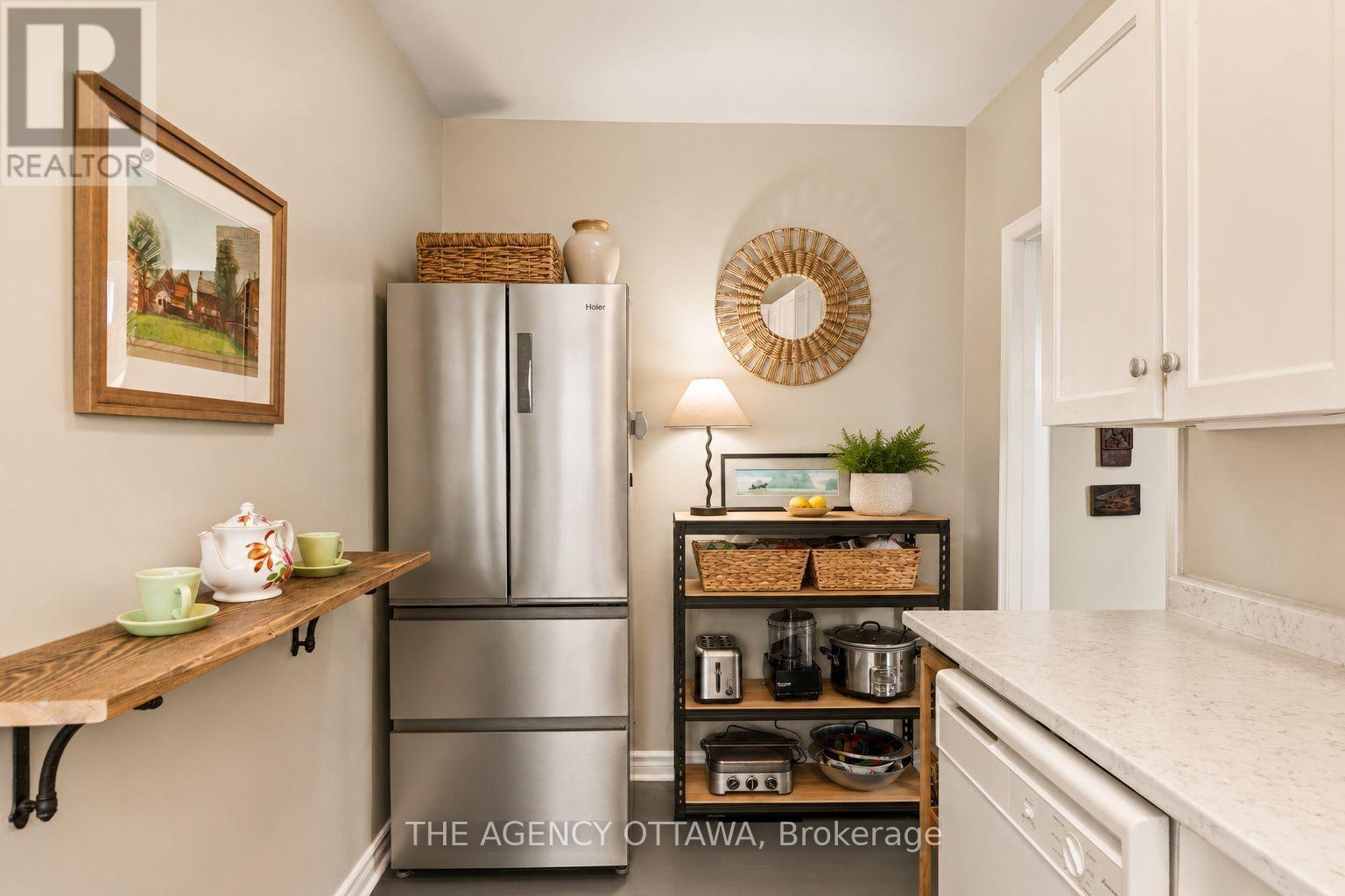 #A & B 33 NAPOLEON STREET - 19
