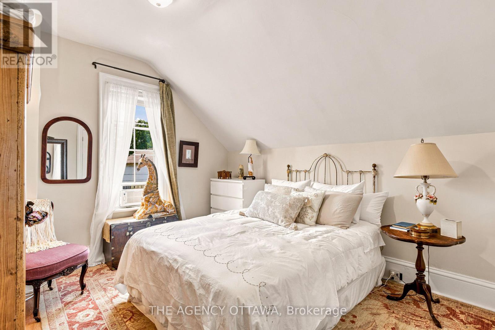 #A & B 33 NAPOLEON STREET - 21