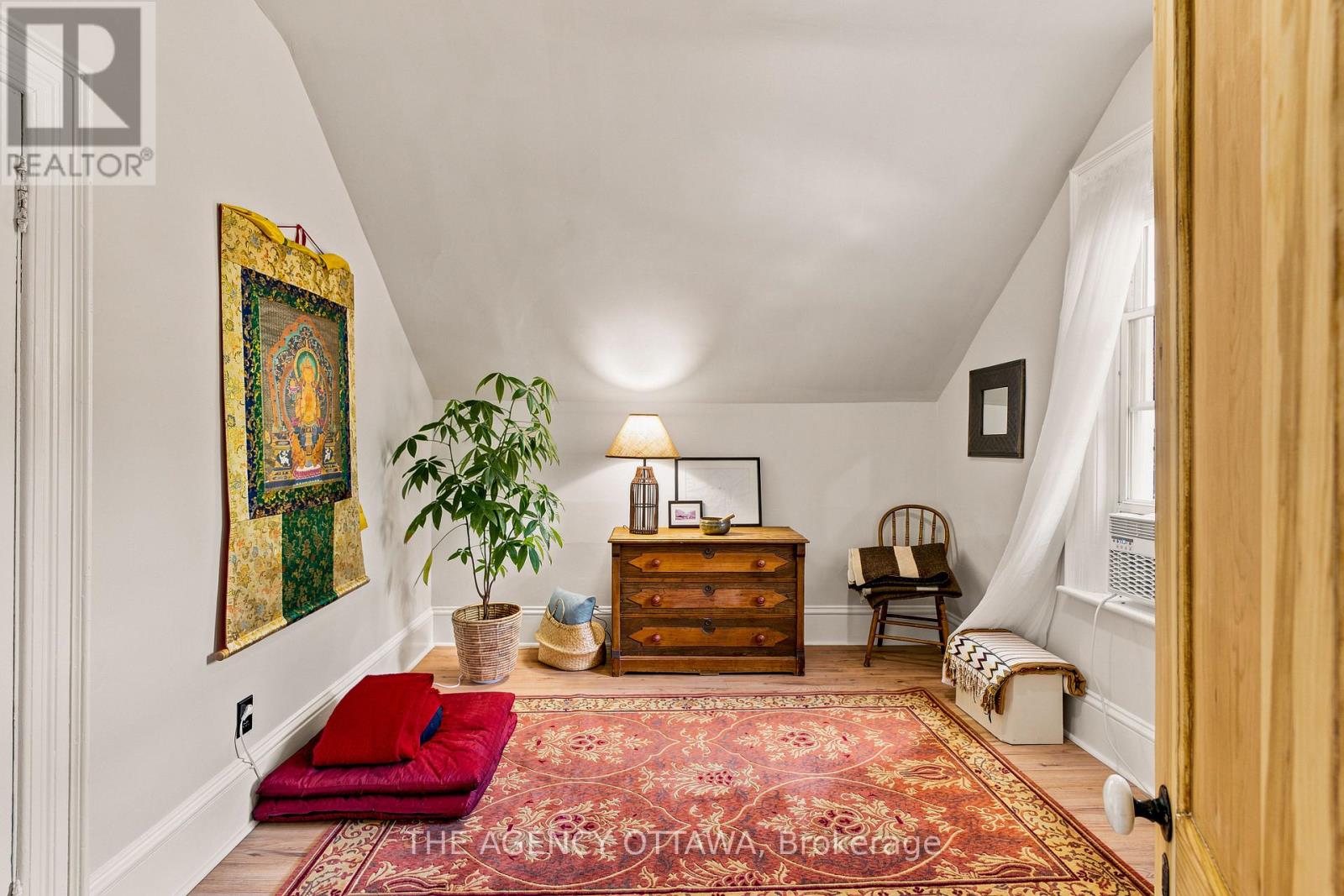 #A & B 33 NAPOLEON STREET - 27