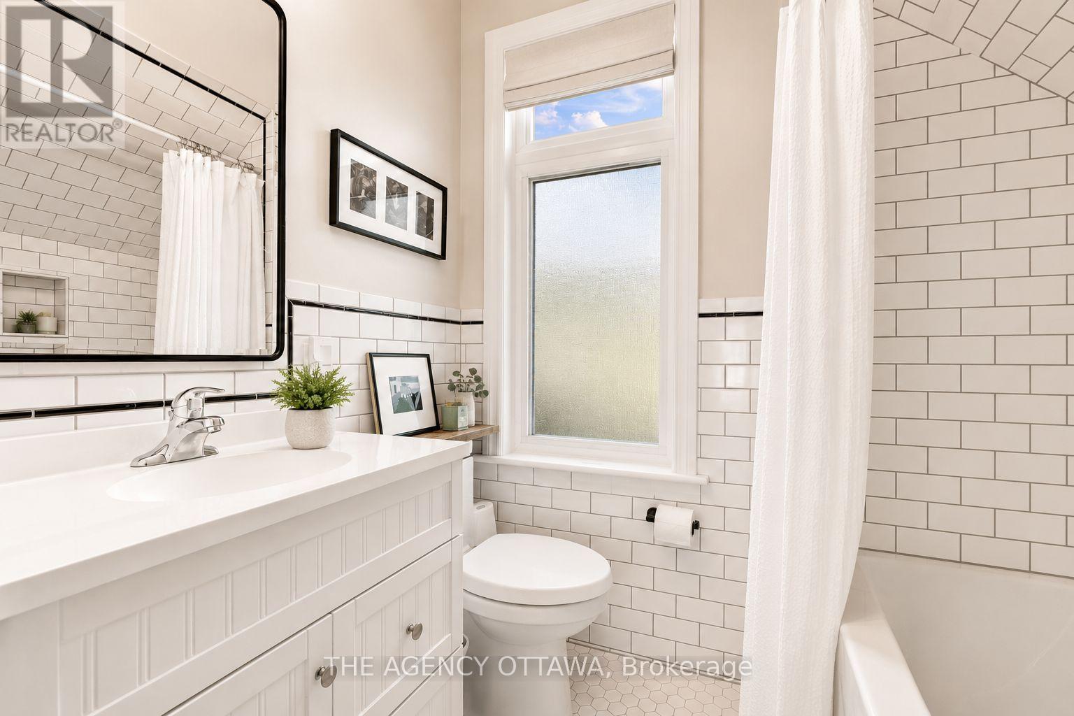 #A & B 33 NAPOLEON STREET - 29