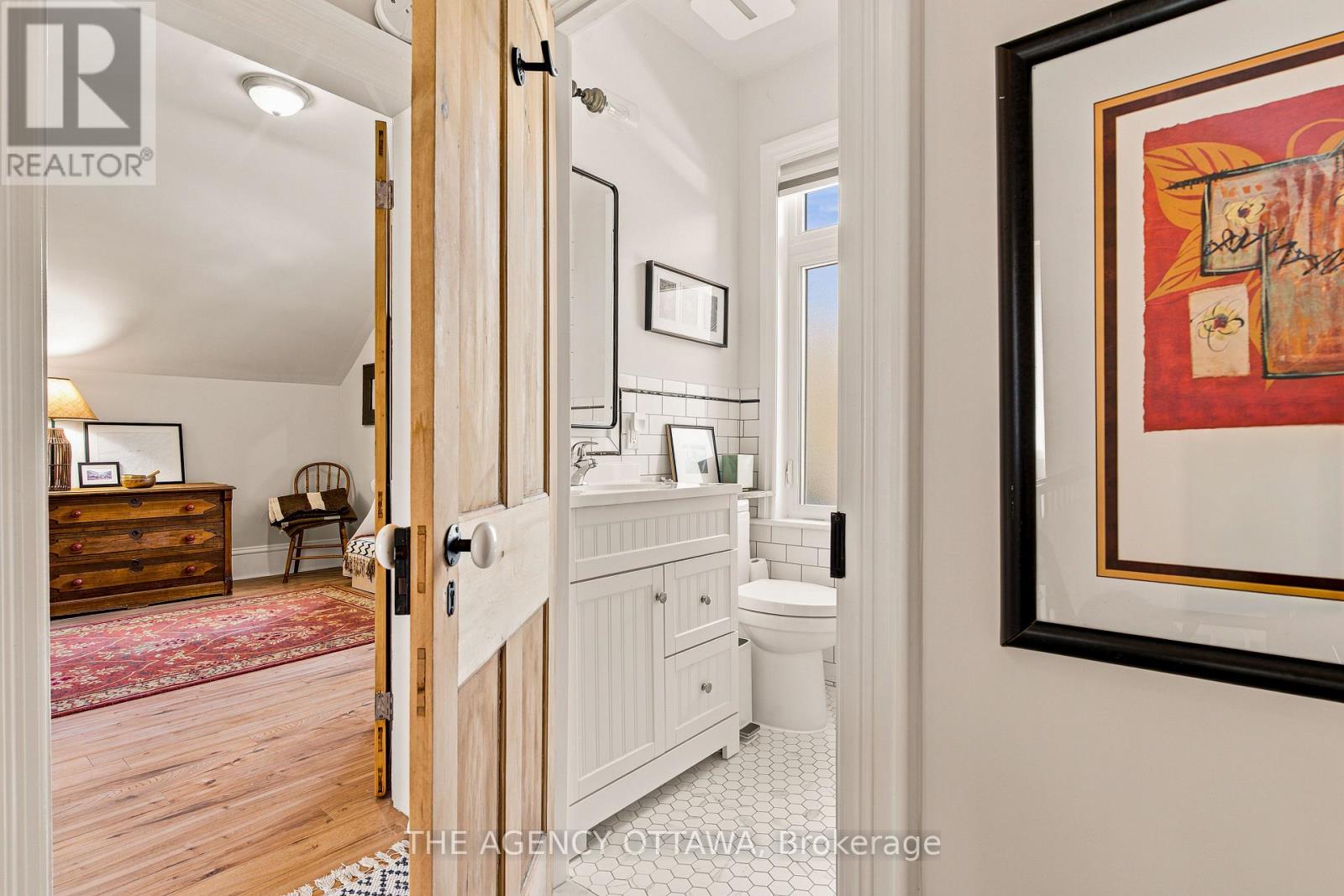 #A & B 33 NAPOLEON STREET - 30