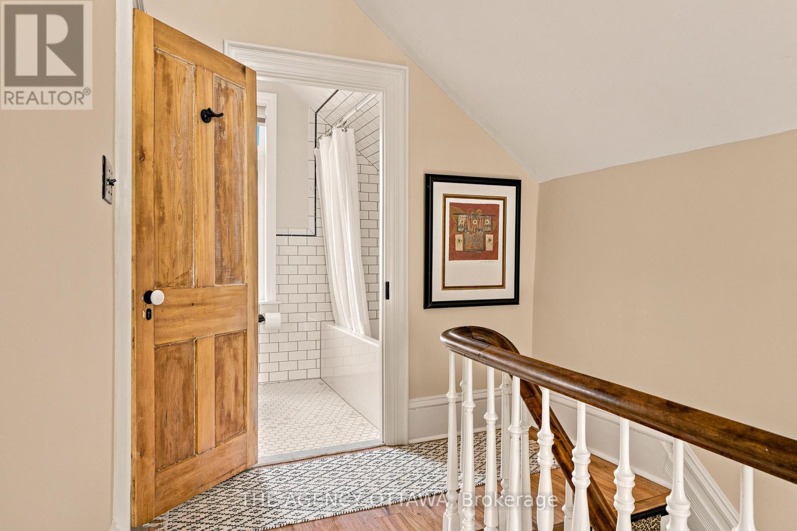 #A & B 33 NAPOLEON STREET - 31