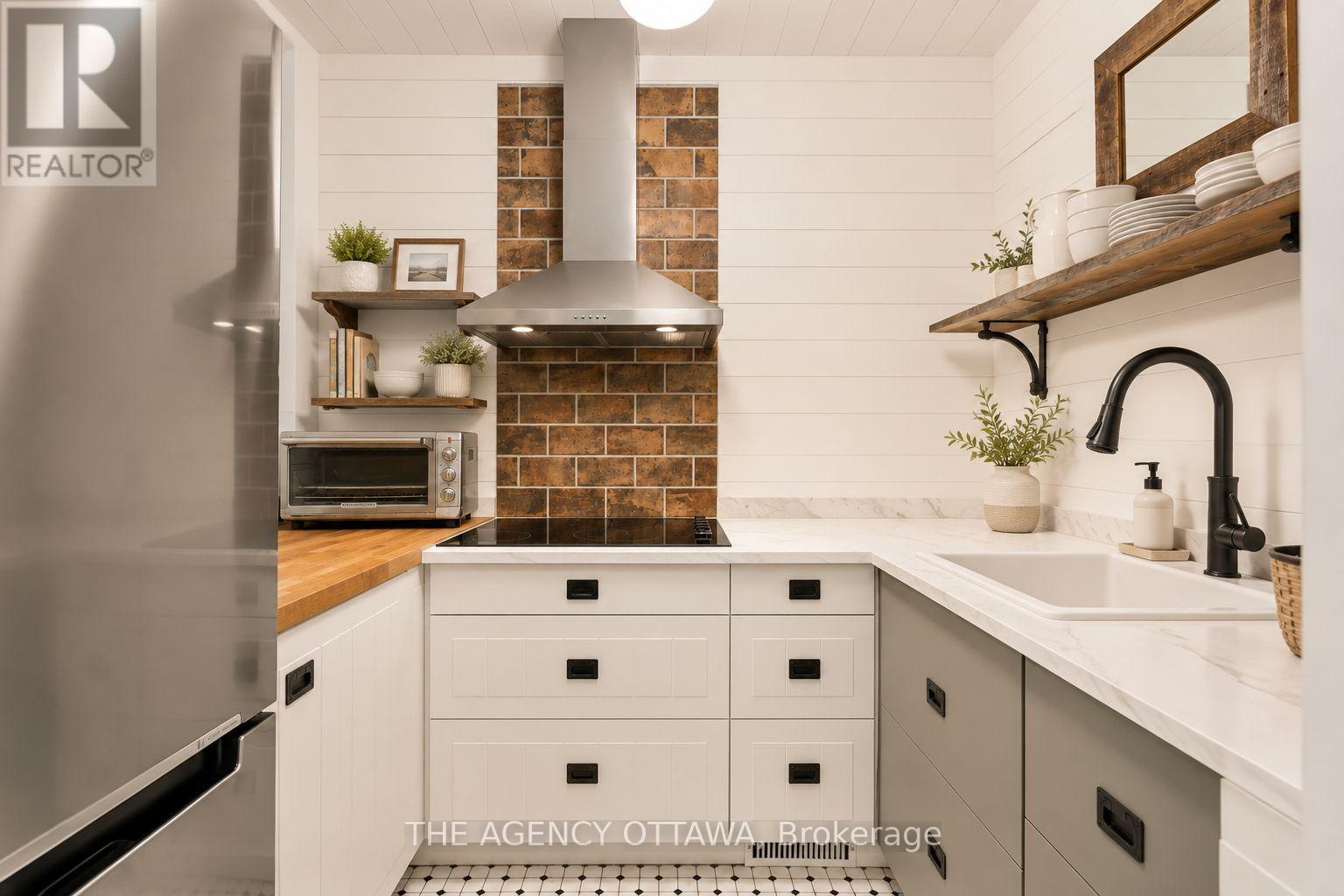 #A & B 33 NAPOLEON STREET - 38