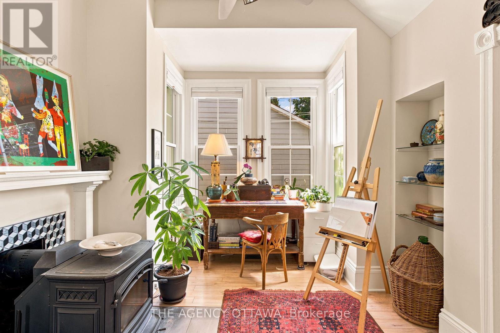 #A & B 33 NAPOLEON STREET - 9