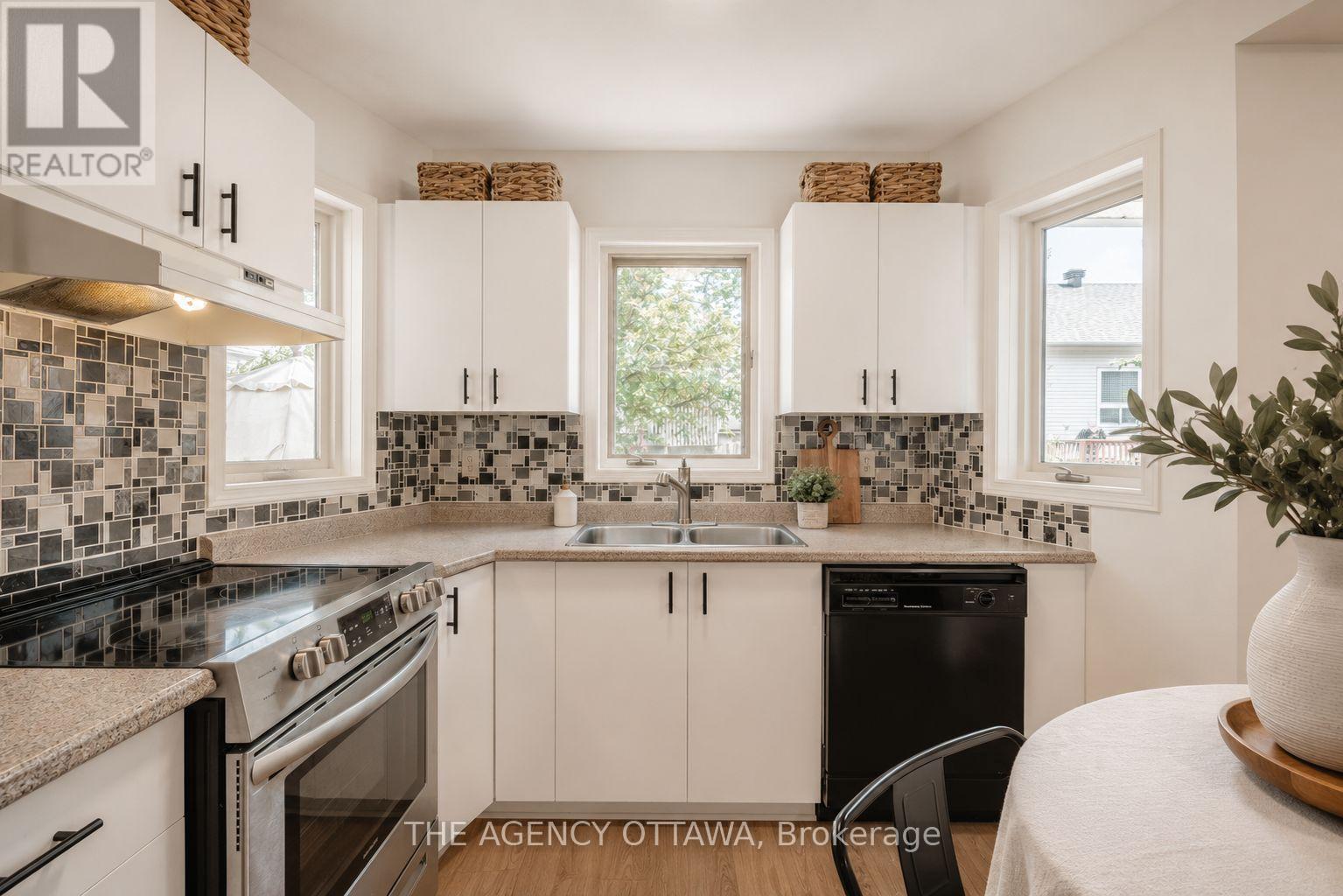 3 NORTH RIDGE MANOR, Ottawa. Luxury613. By Peter Sagos - Image 14