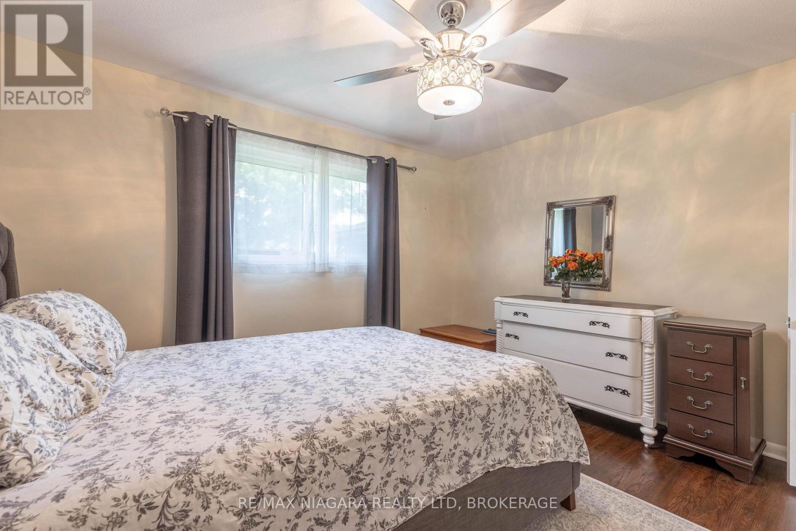 6555 DOREEN DRIVE - 15