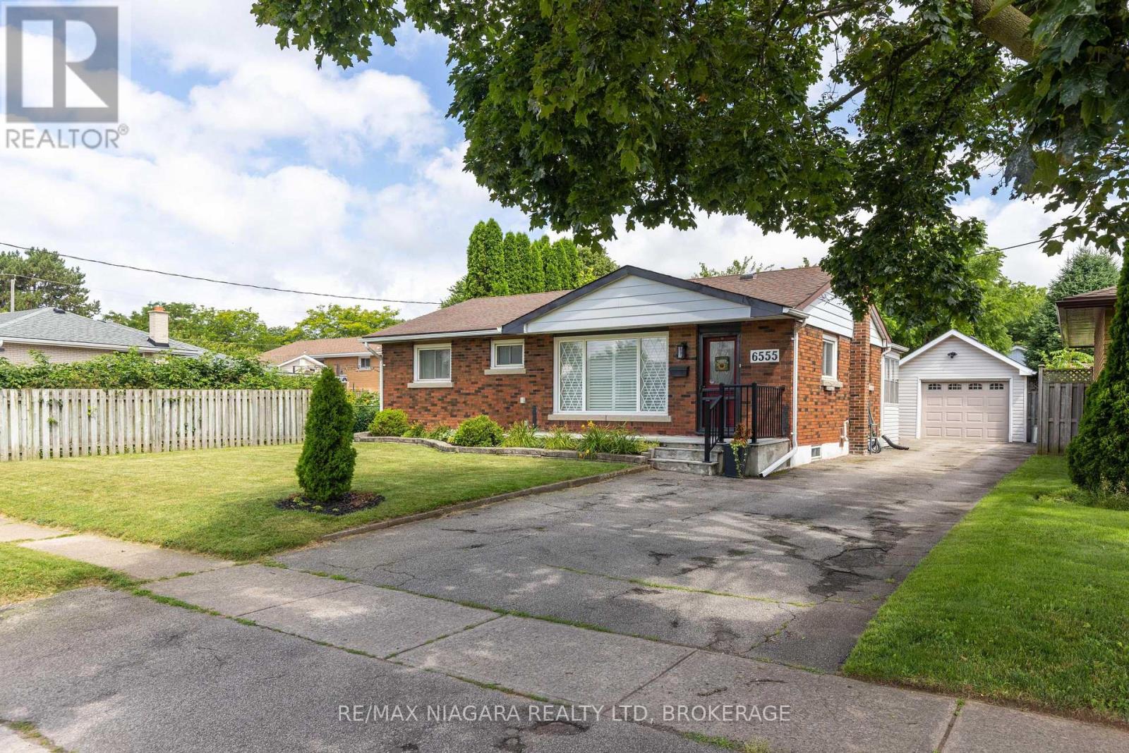 6555 DOREEN DRIVE - 30