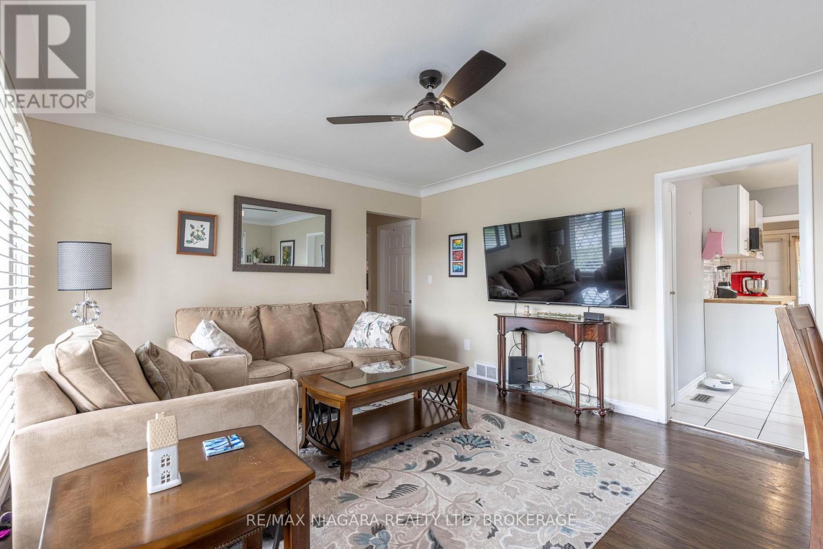 6555 DOREEN DRIVE - 5