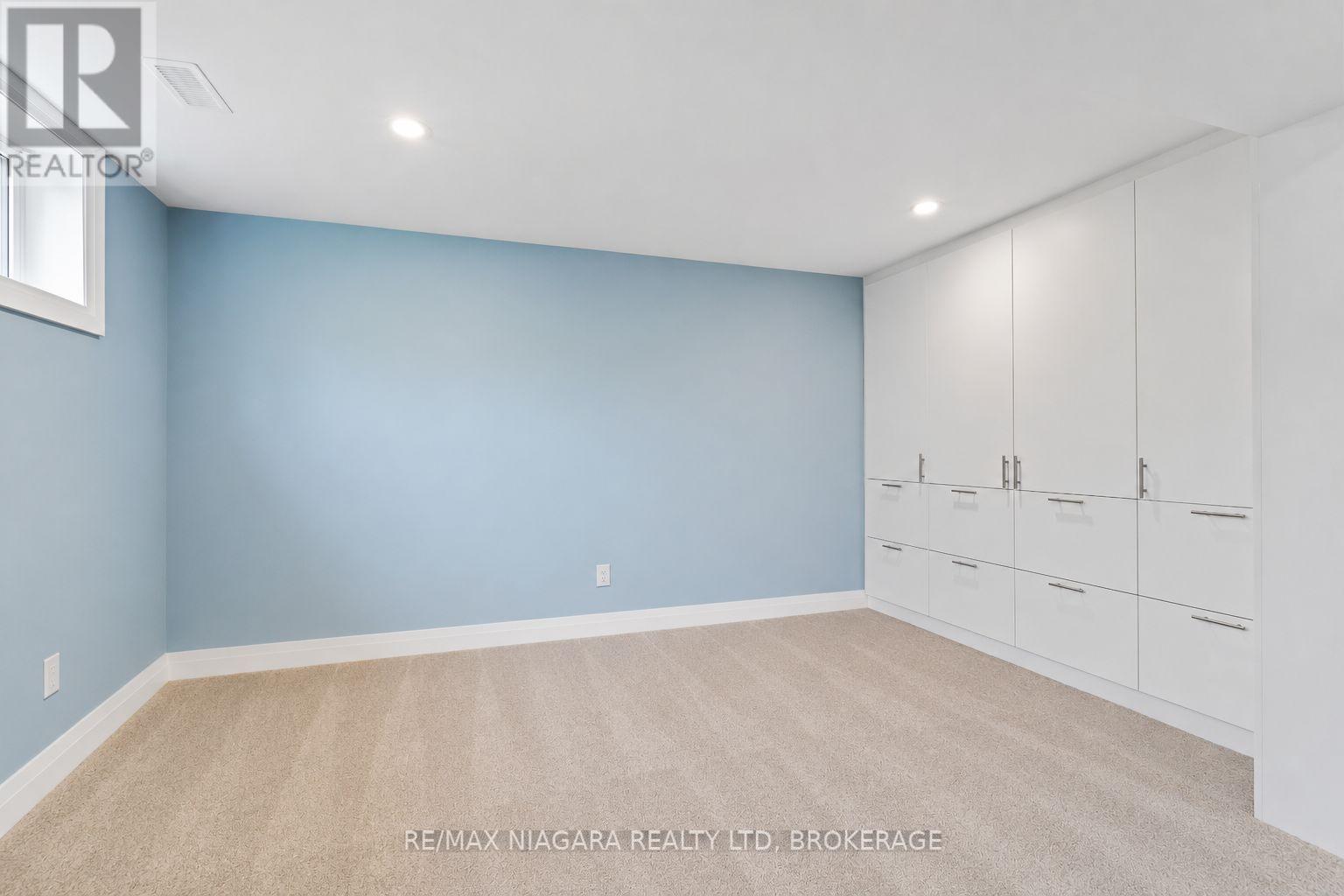 22 GEORGE STREET - 24
