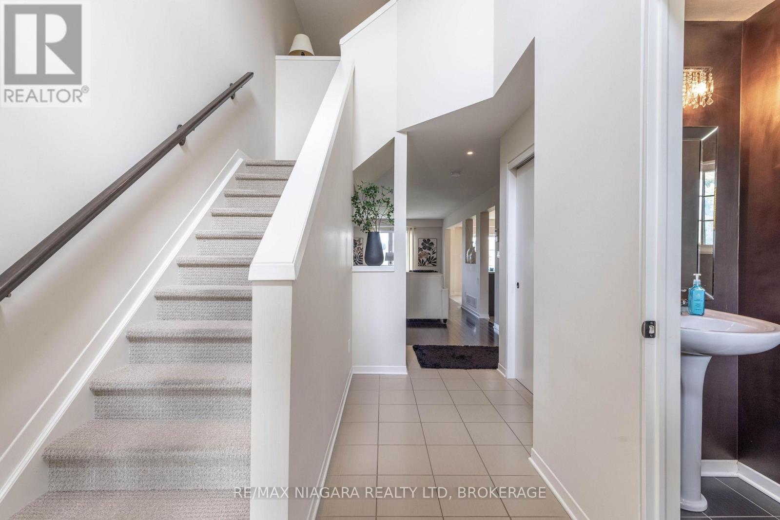 8625 UPPER CANADA DRIVE - 13