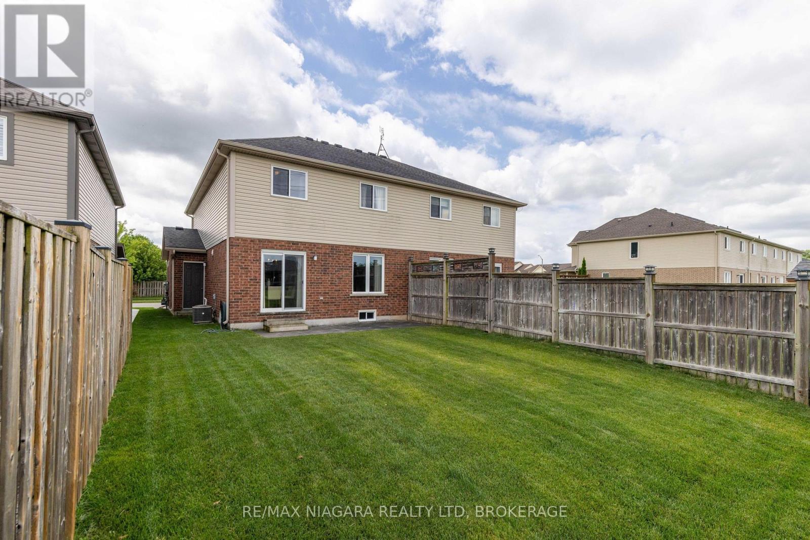 8625 UPPER CANADA DRIVE - 23