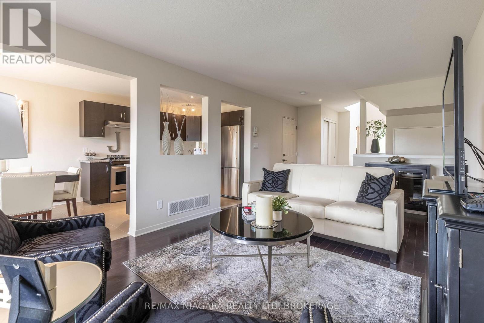 8625 UPPER CANADA DRIVE - 6