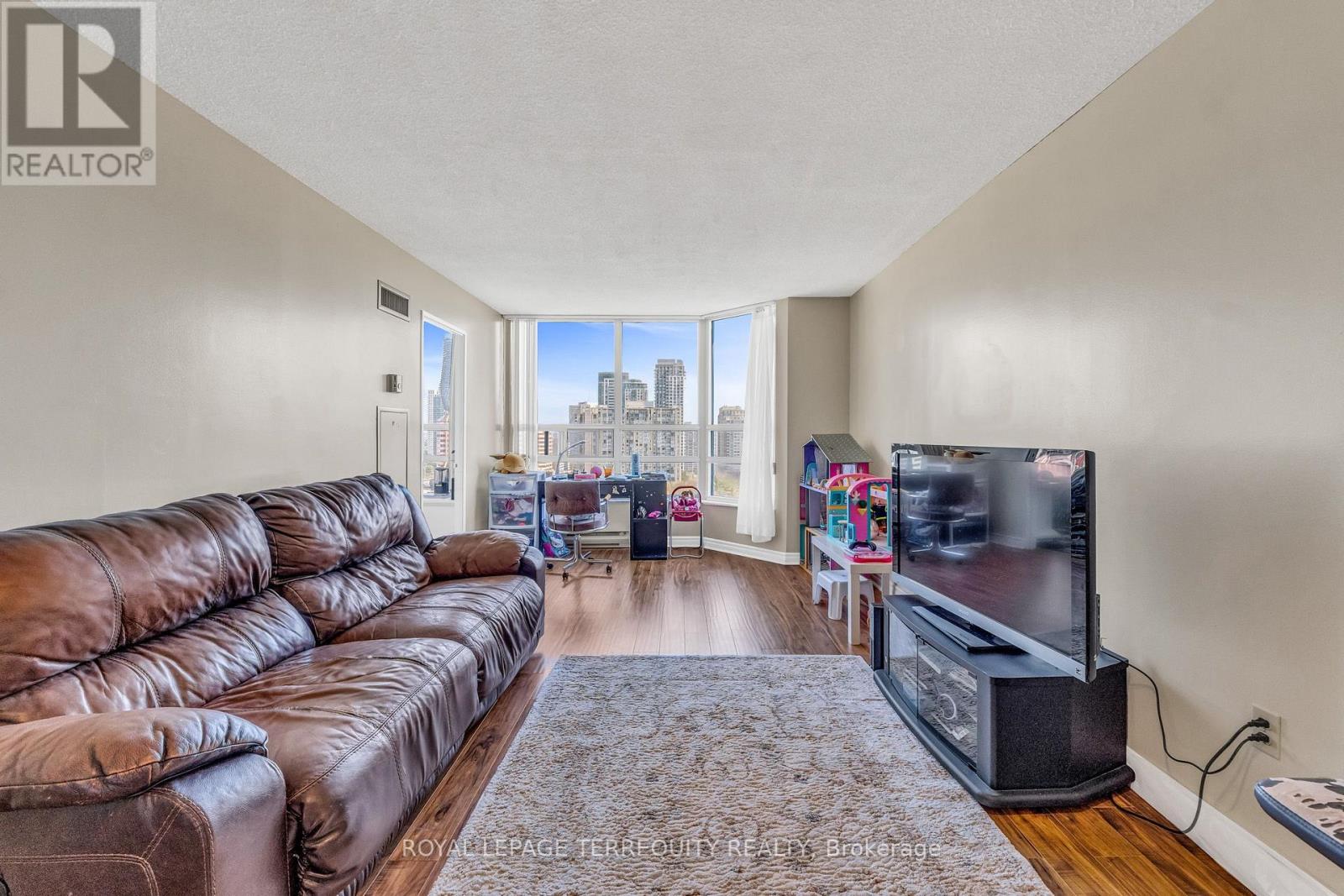 #1512 250 WEBB DRIVE - 14