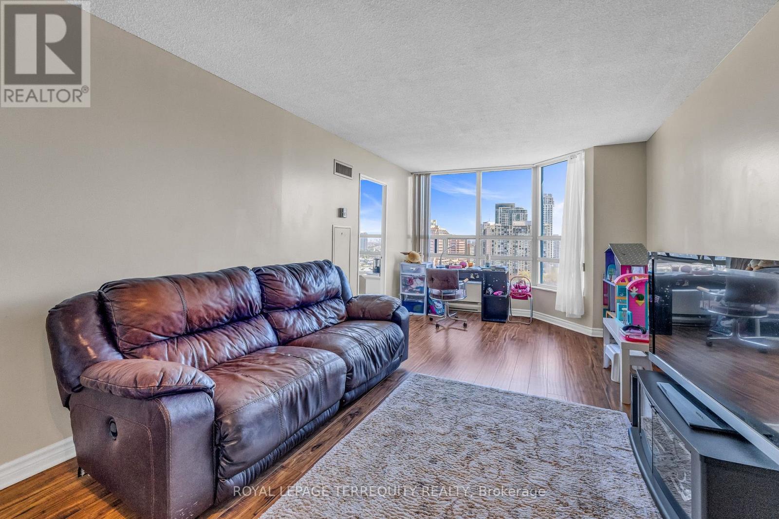 #1512 250 WEBB DRIVE - 16