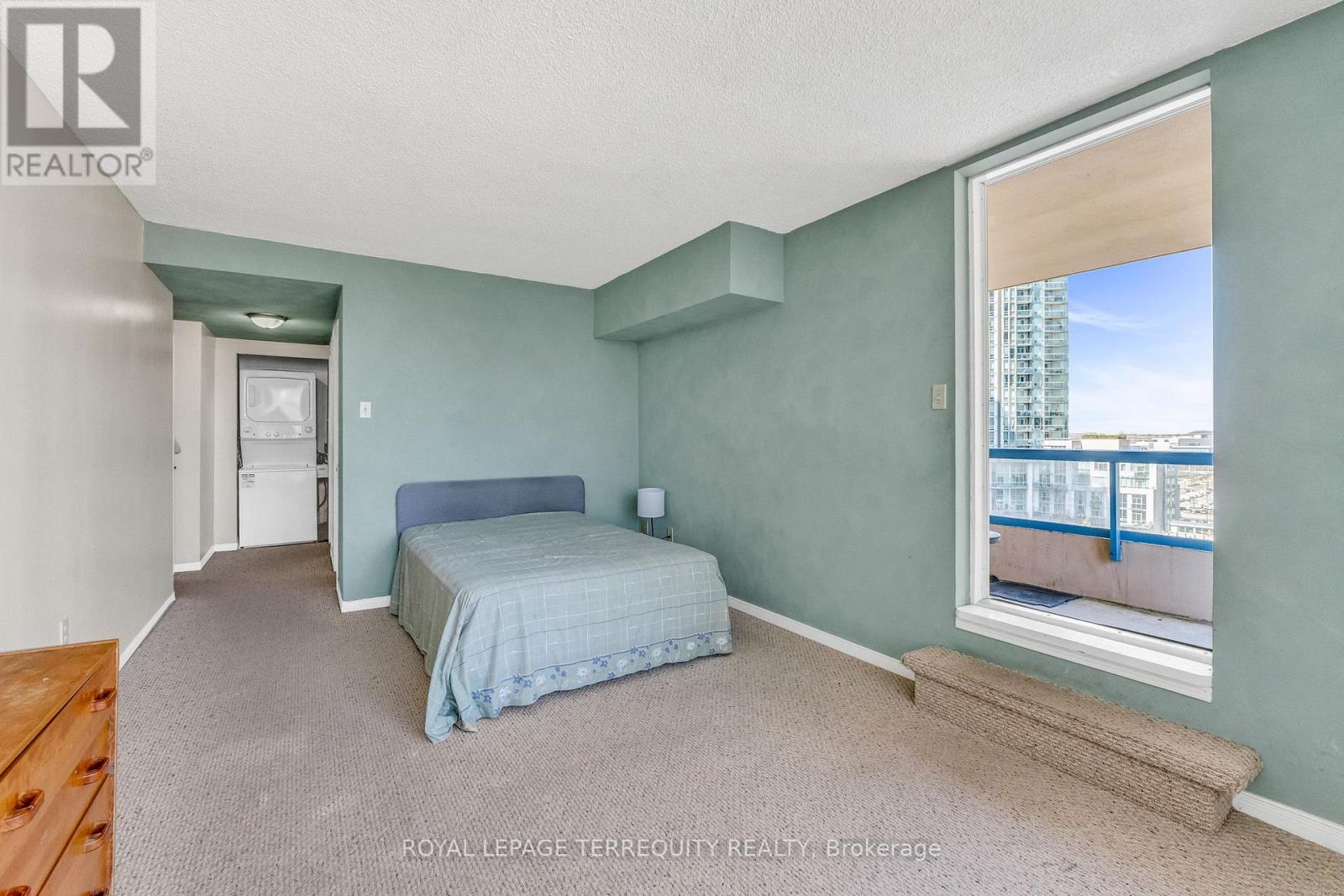 #1512 250 WEBB DRIVE - 32