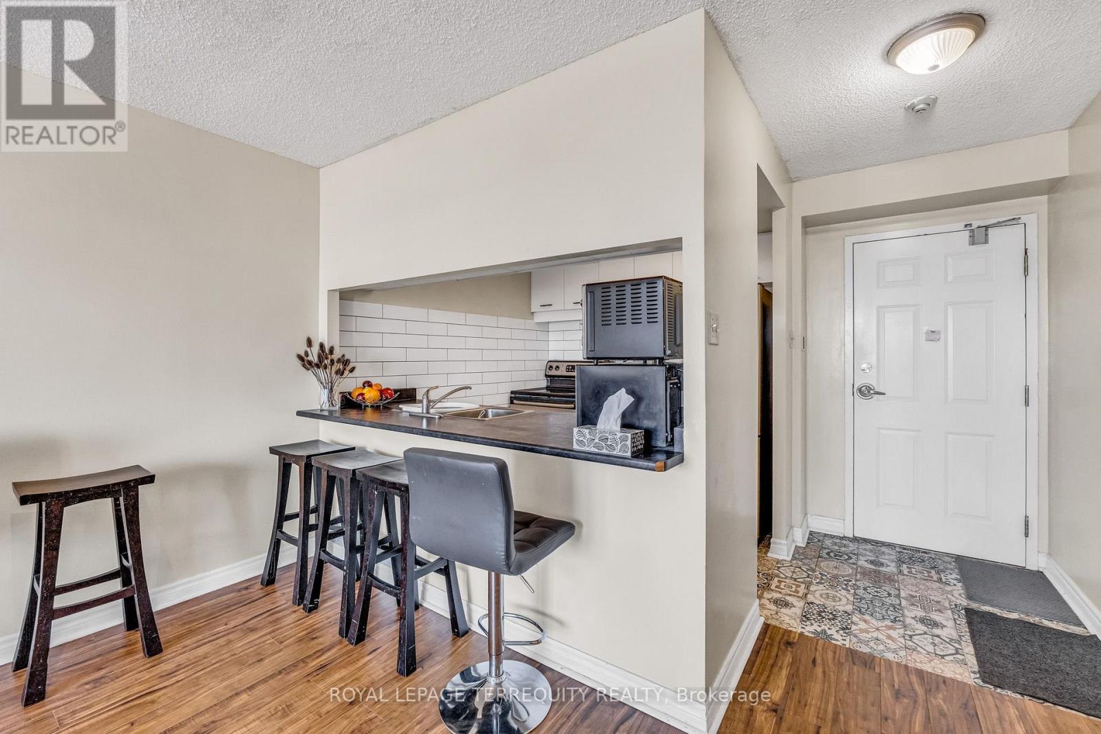 #1512 250 WEBB DRIVE - 9