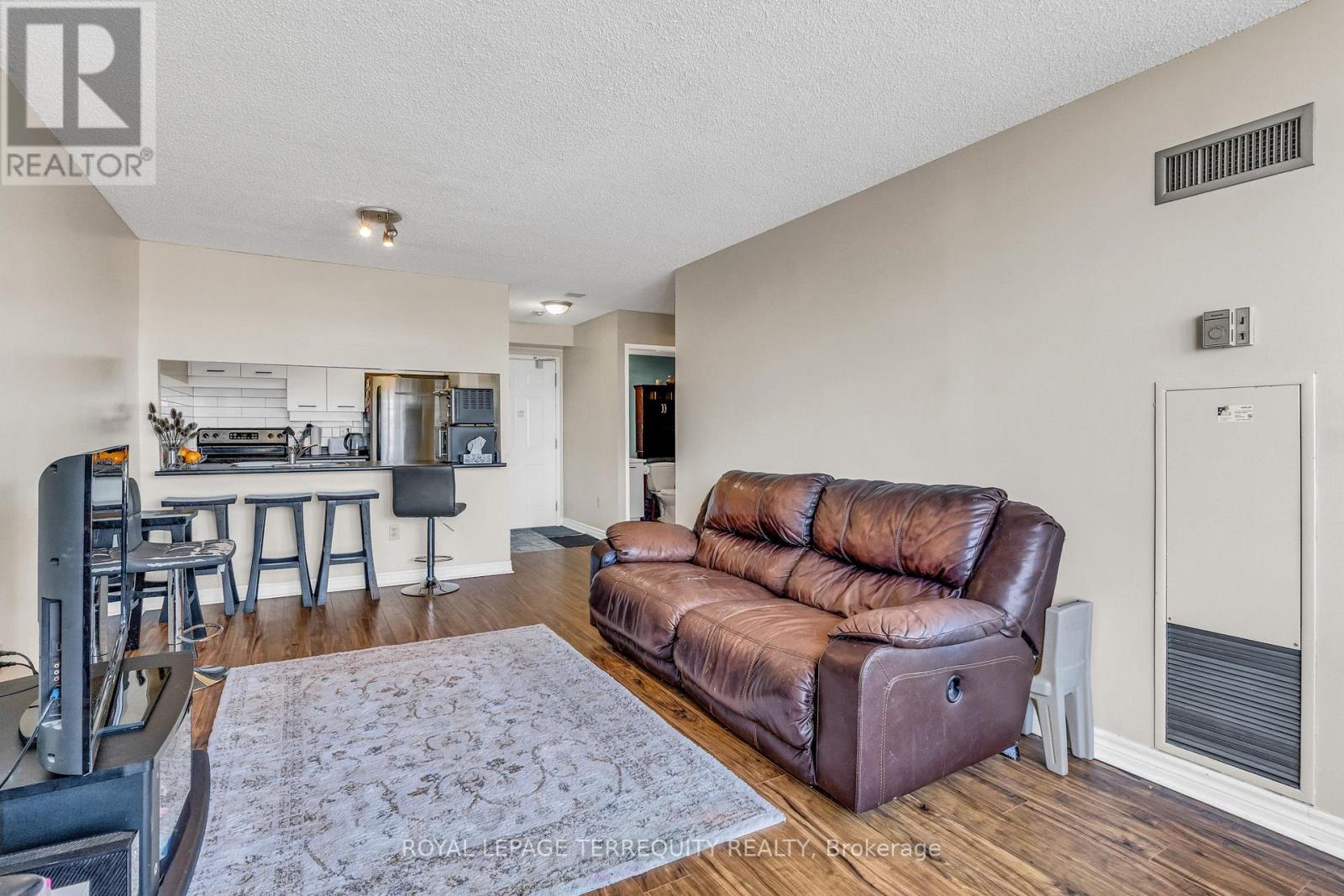 #1512 250 WEBB DRIVE - 19