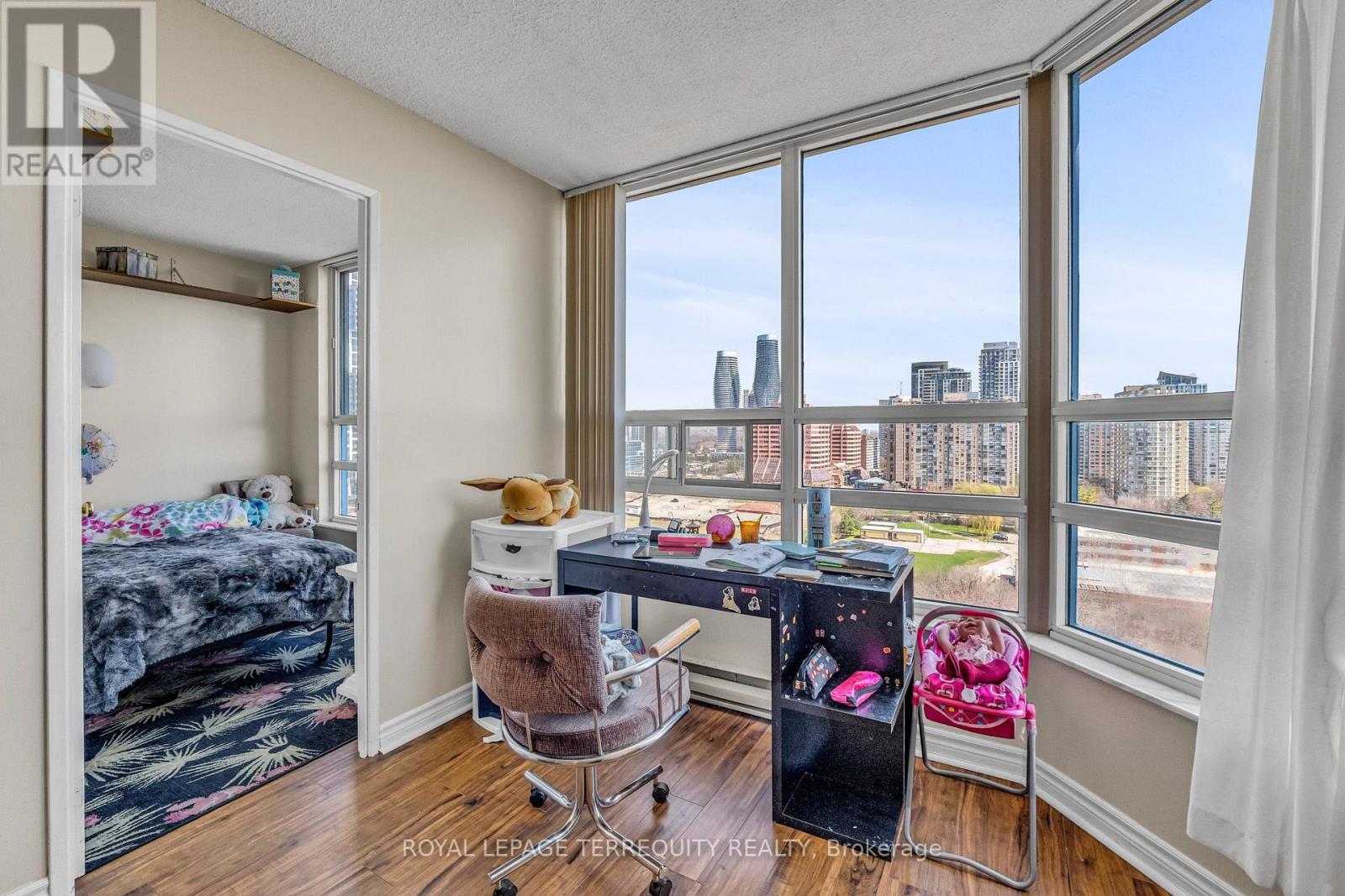 #1512 250 WEBB DRIVE - 23