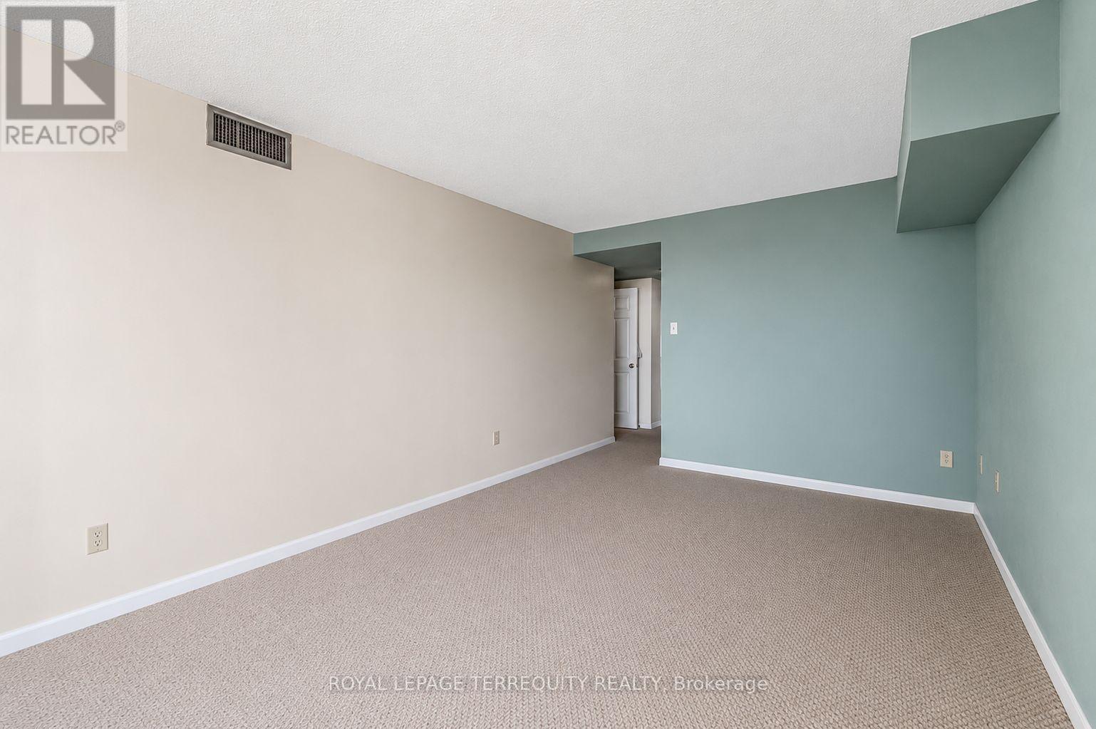 #1512 250 WEBB DRIVE - 33