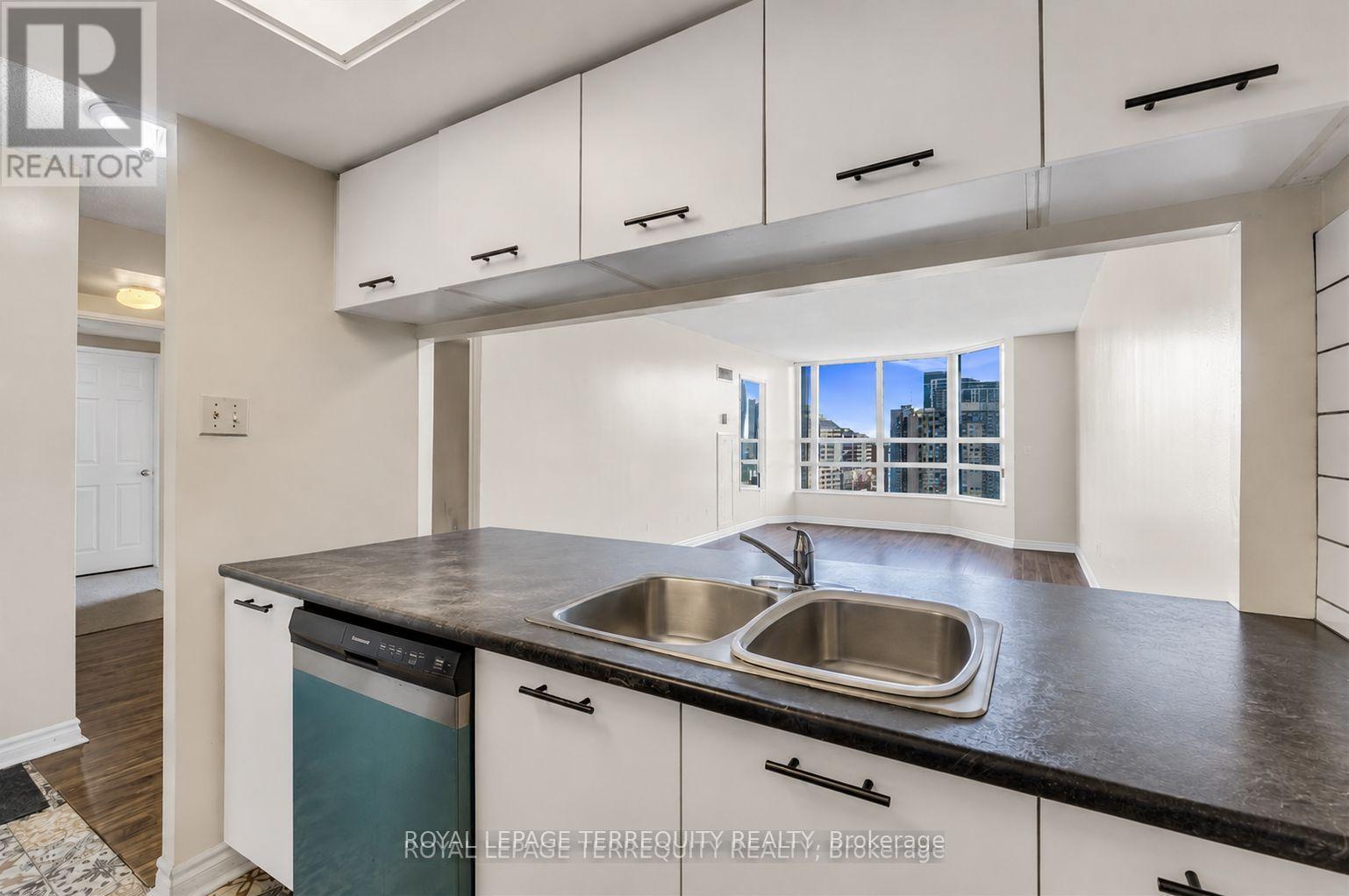 #1512 250 WEBB DRIVE - 8