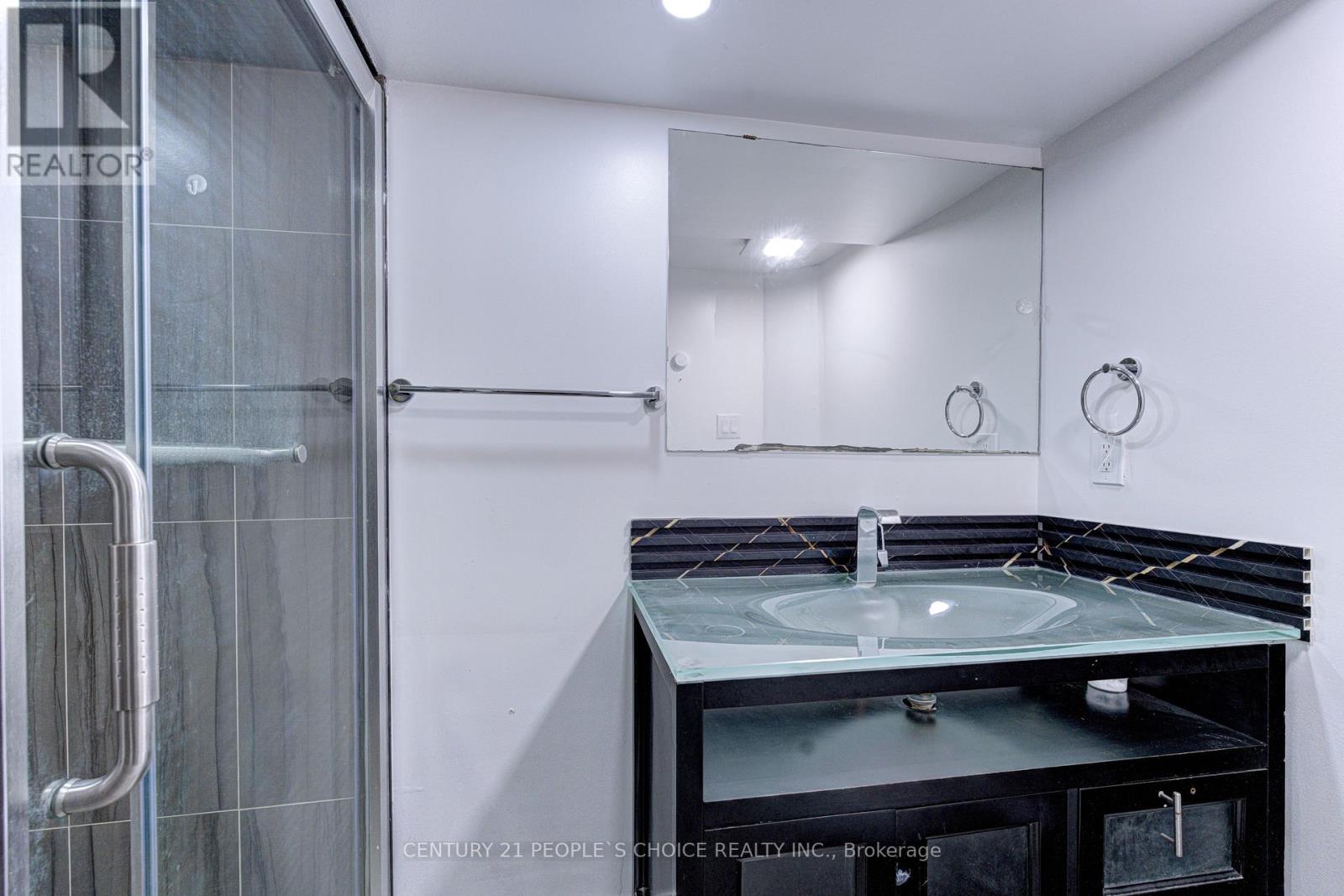 27 REYNIER DRIVE - 36