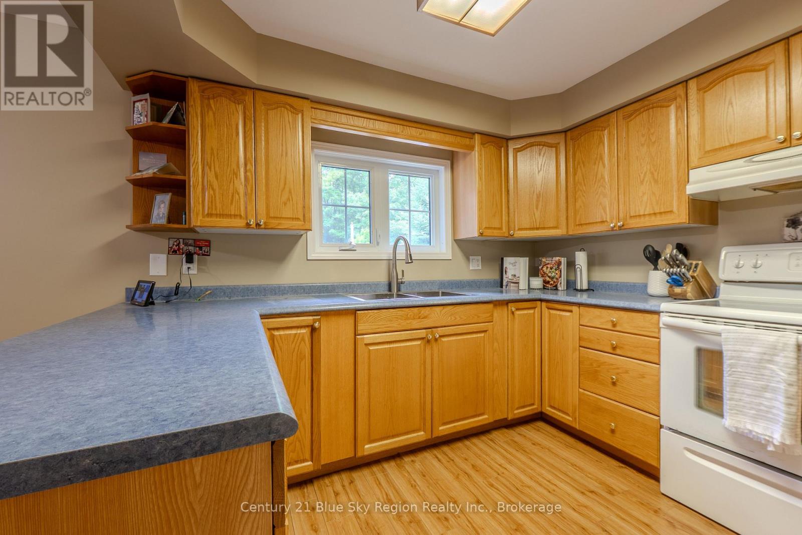 144 COLLINS DRIVE - 10