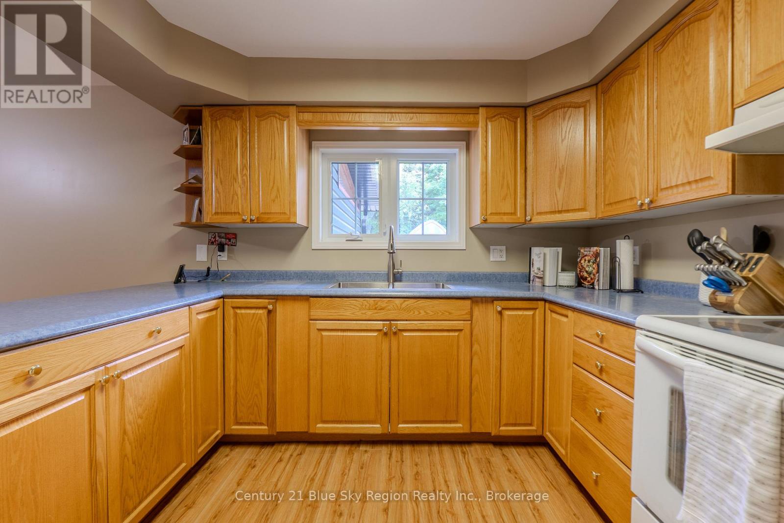 144 COLLINS DRIVE - 11