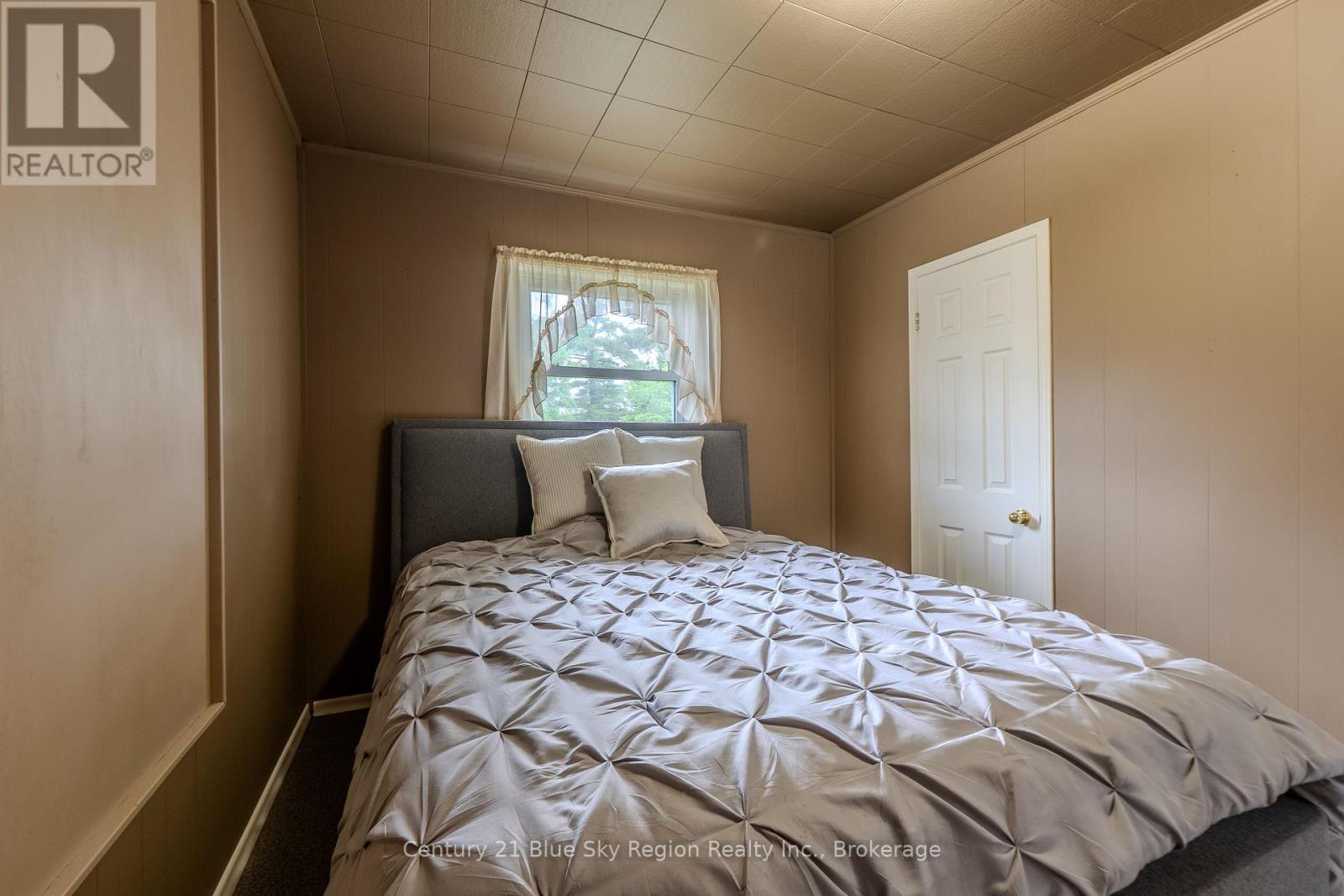144 COLLINS DRIVE - 21
