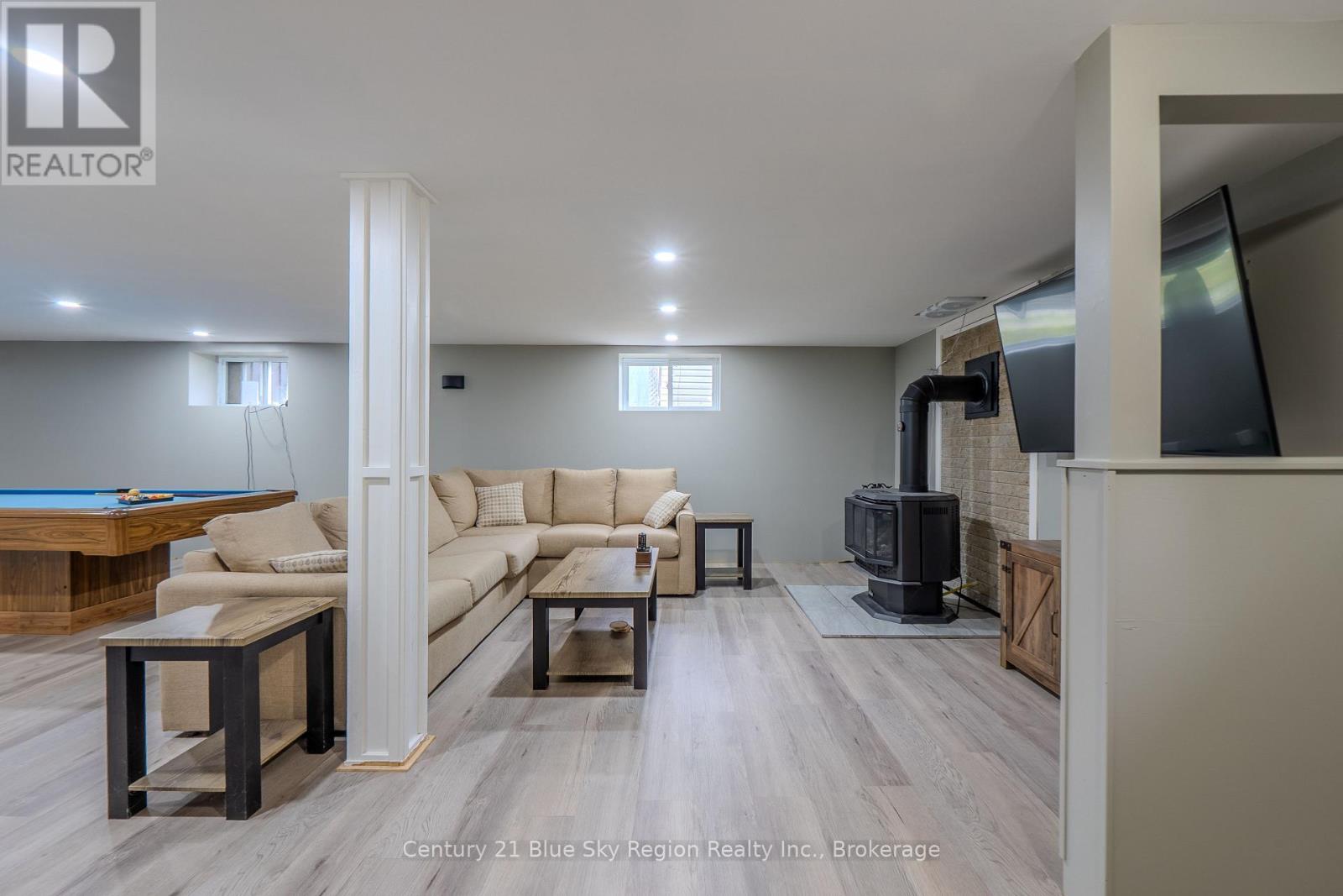 144 COLLINS DRIVE - 25
